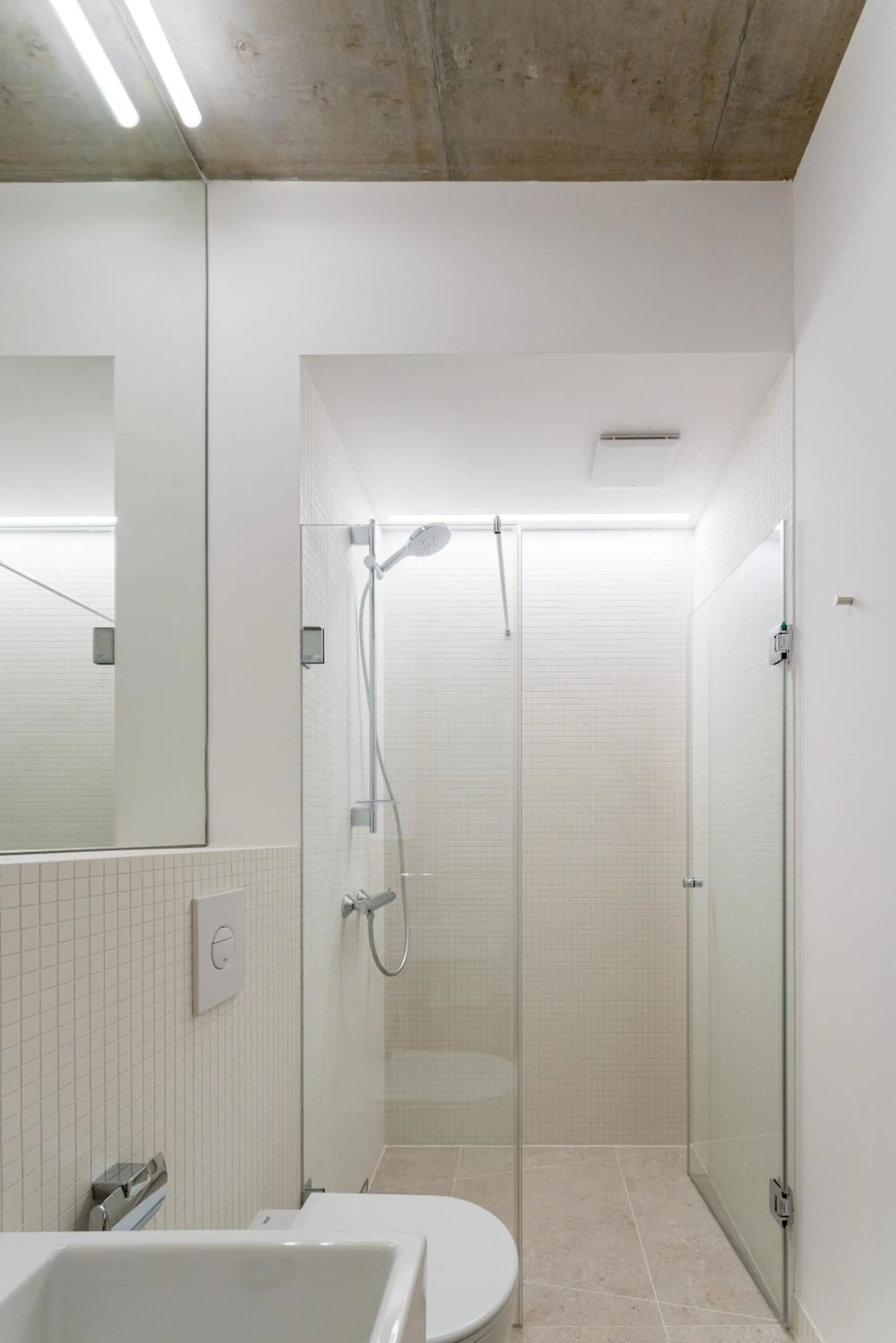 Shower in Wilmina Apartments & Lofts