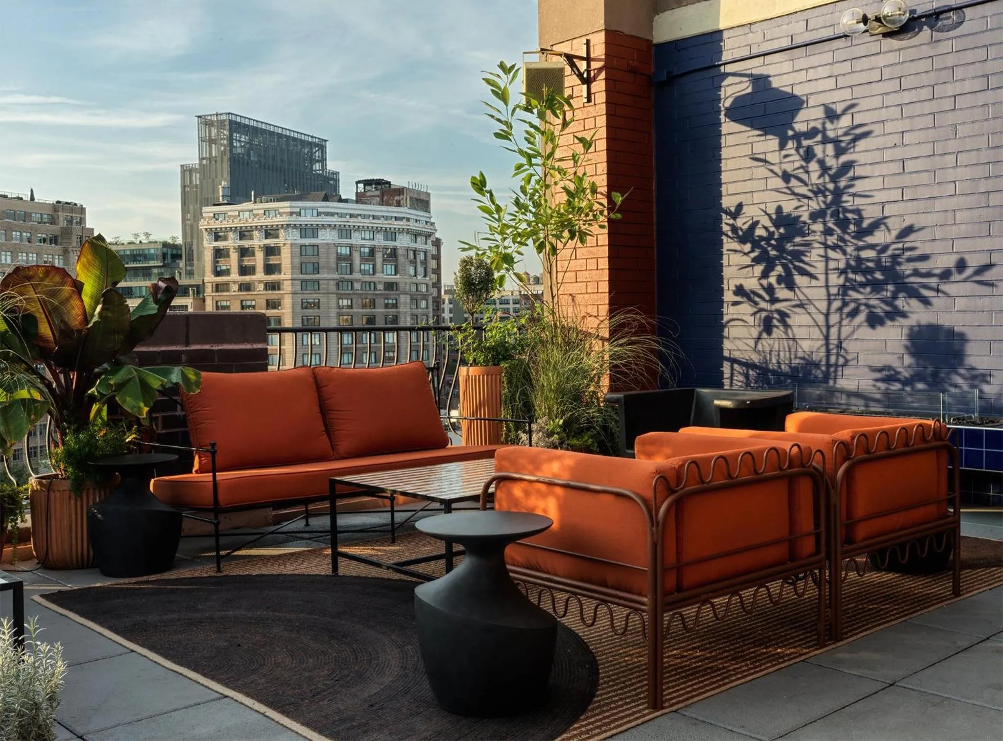 Property building in The Manner, The Unbound Collection by Hyatt