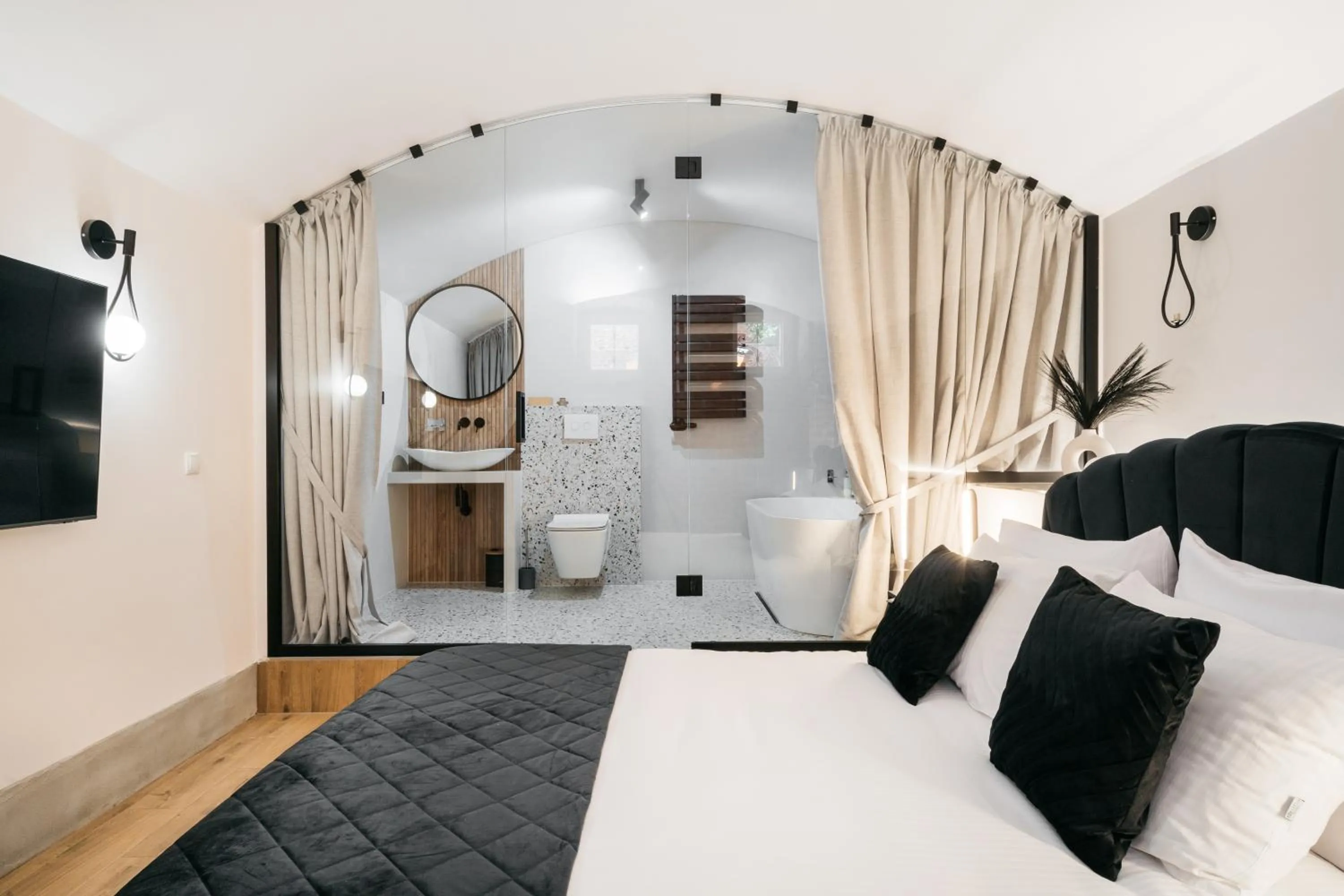 Old Town Oasis - bespoke apartments