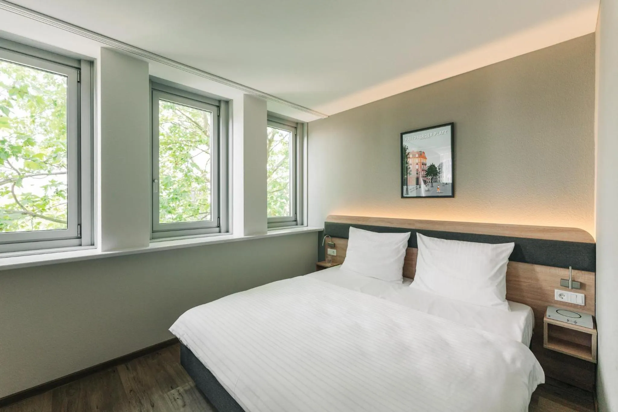 Bed in Homaris Corner Hotel