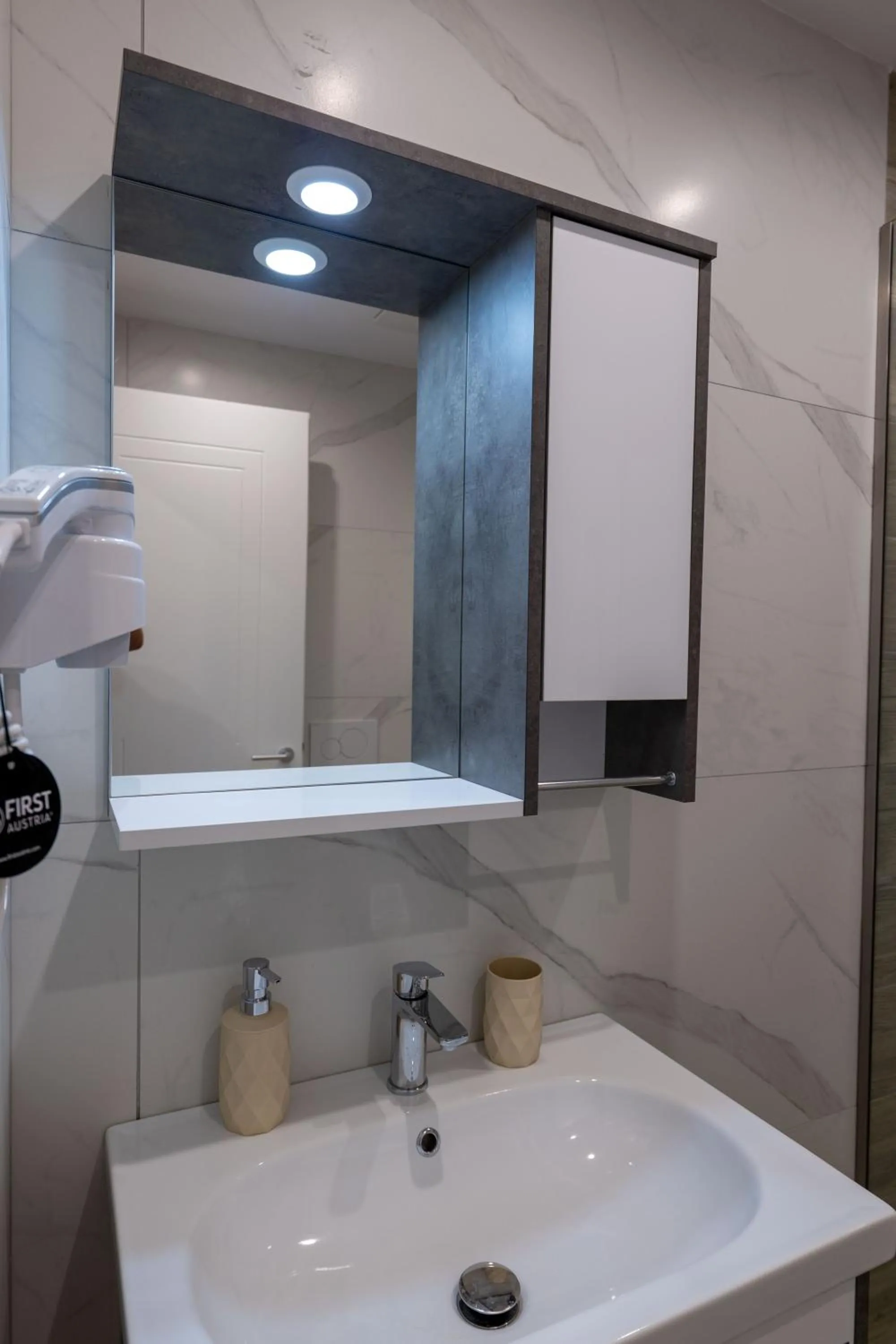 Shower in Hotel Flori