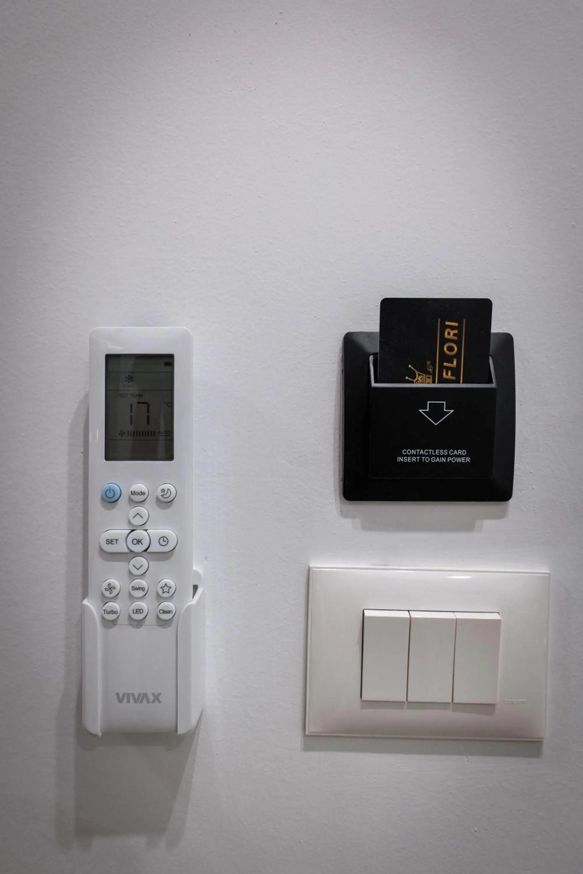 Logo/Certificate/Sign in Hotel Flori