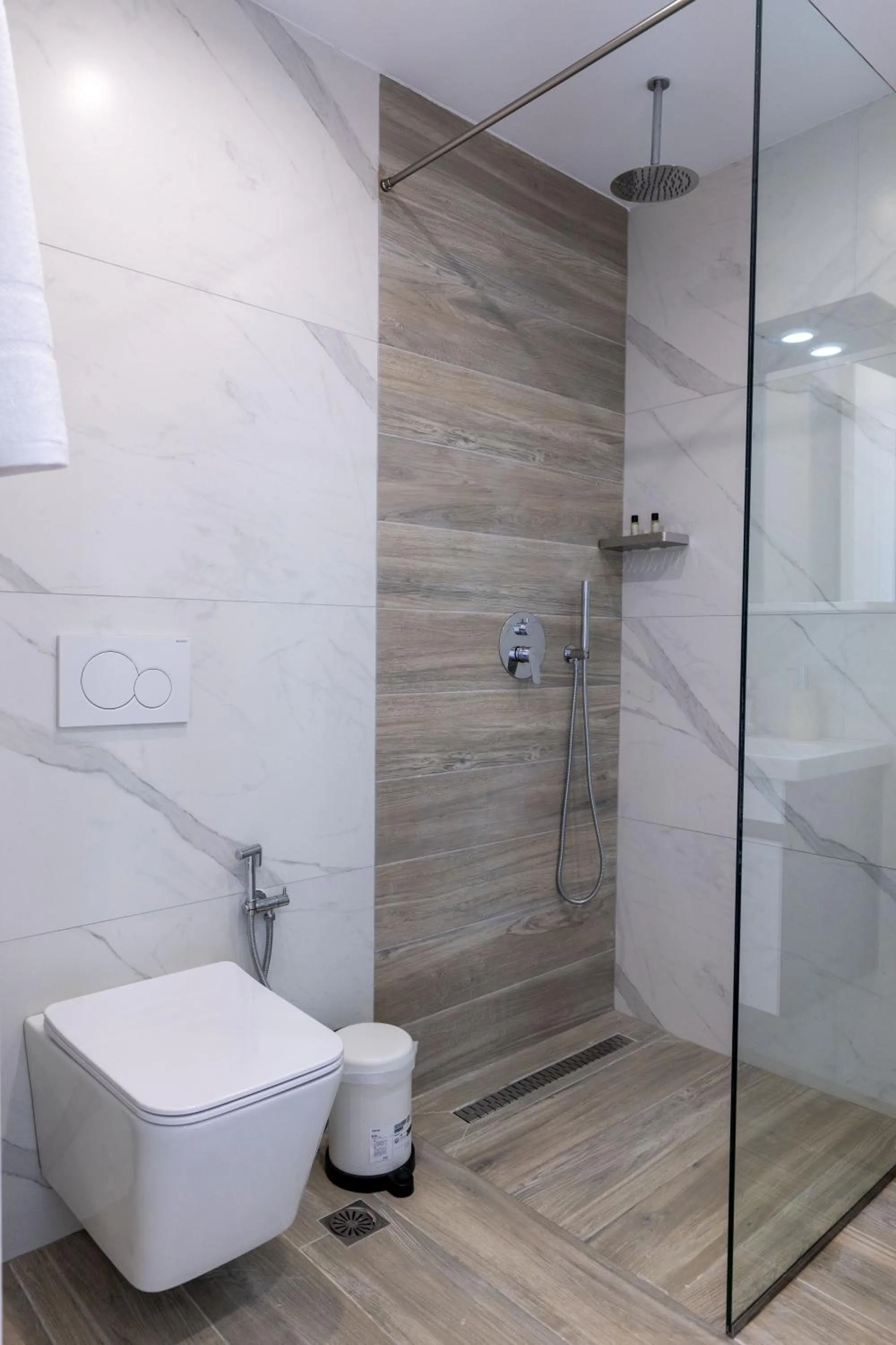 Shower in Hotel Flori