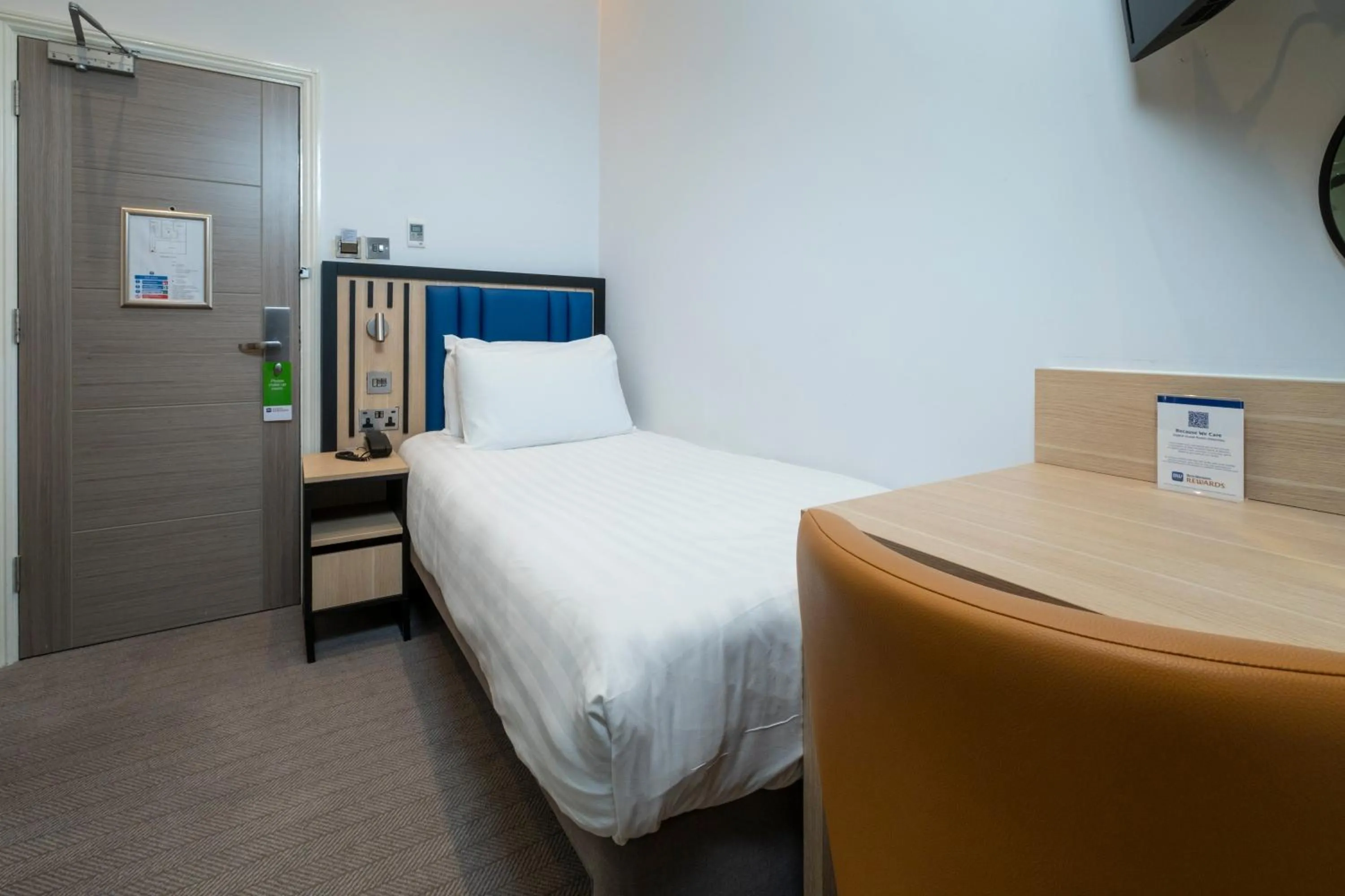 Bed in Best Western Victoria Palace