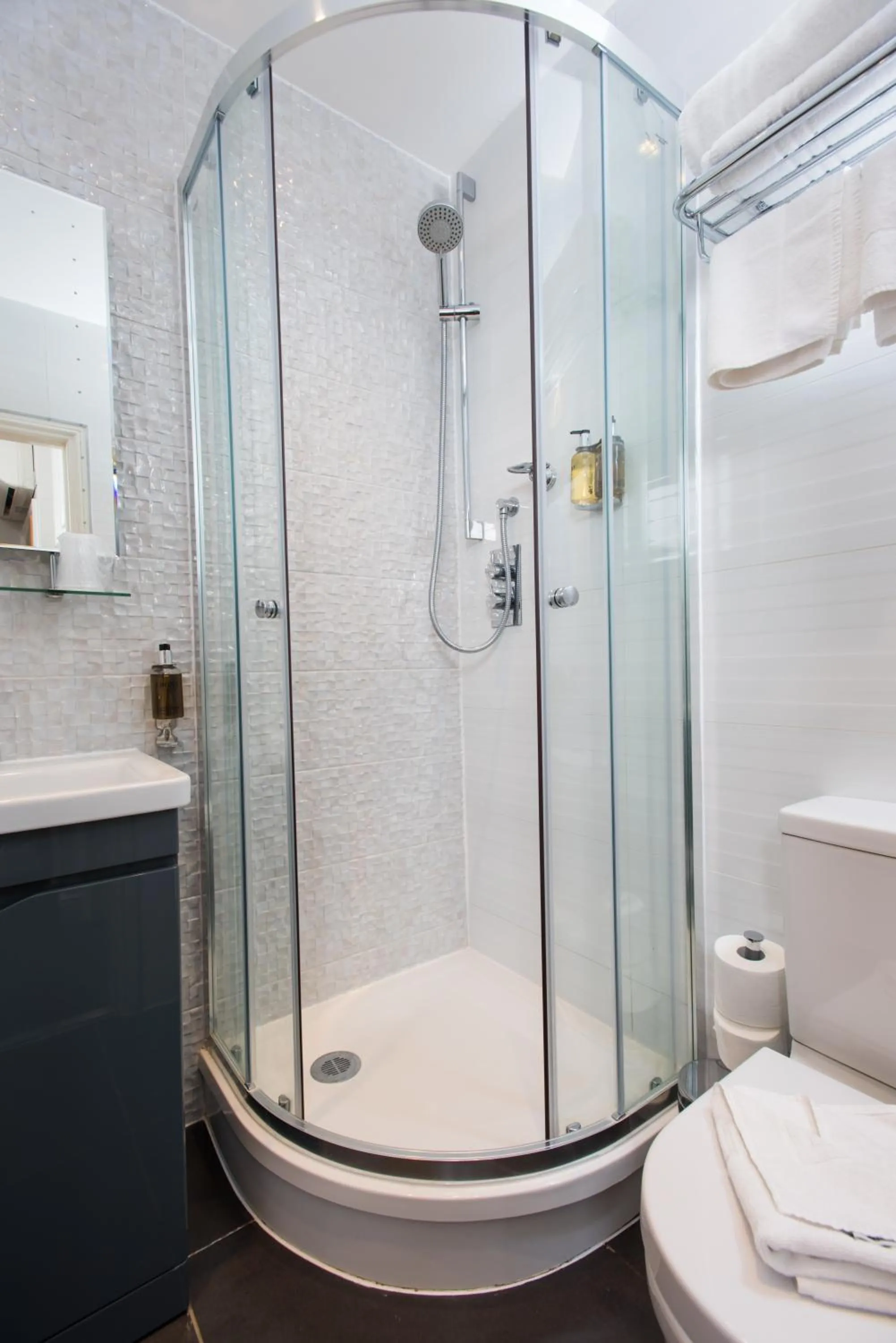 Bathroom in Best Western Victoria Palace