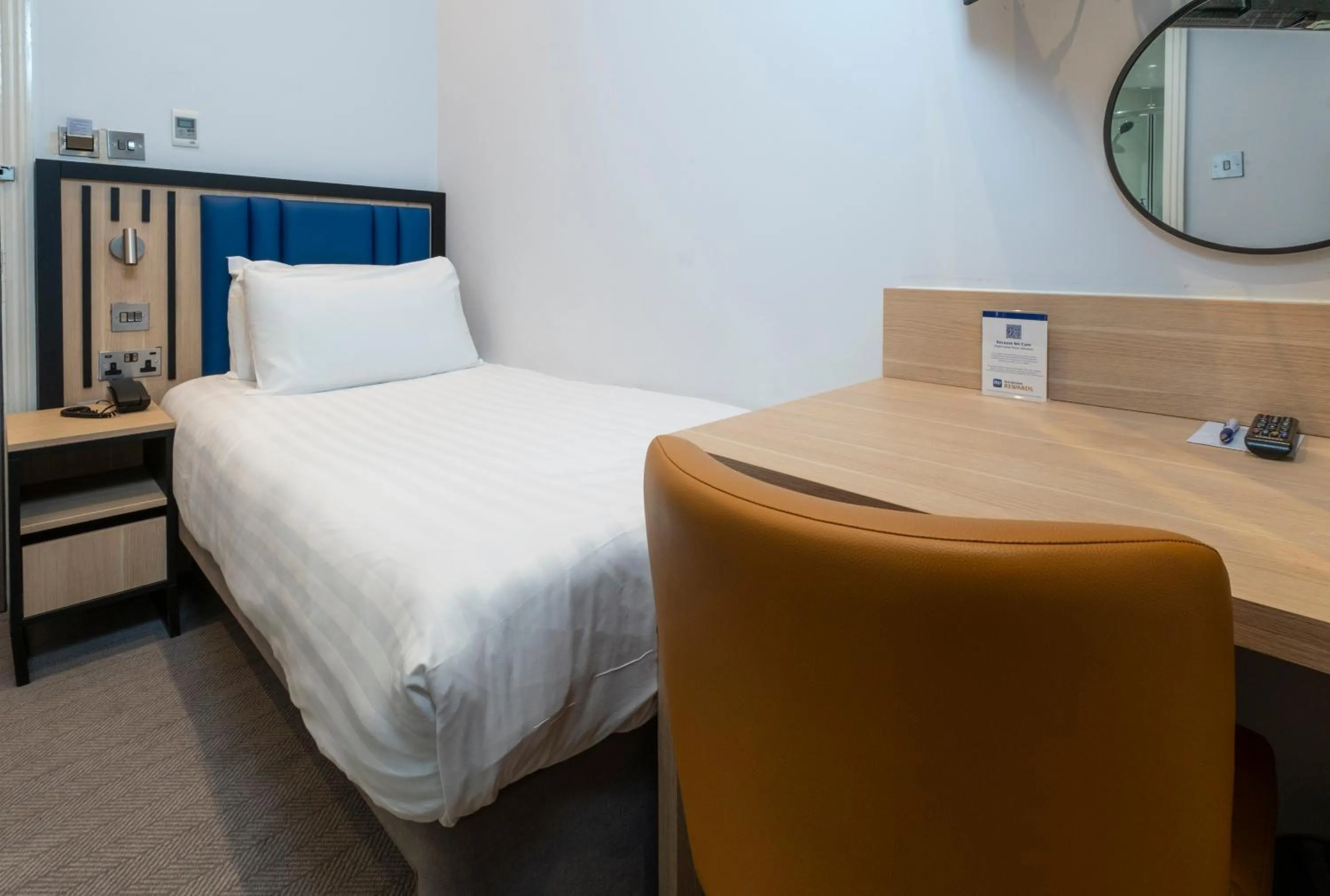 Bed in Best Western Victoria Palace