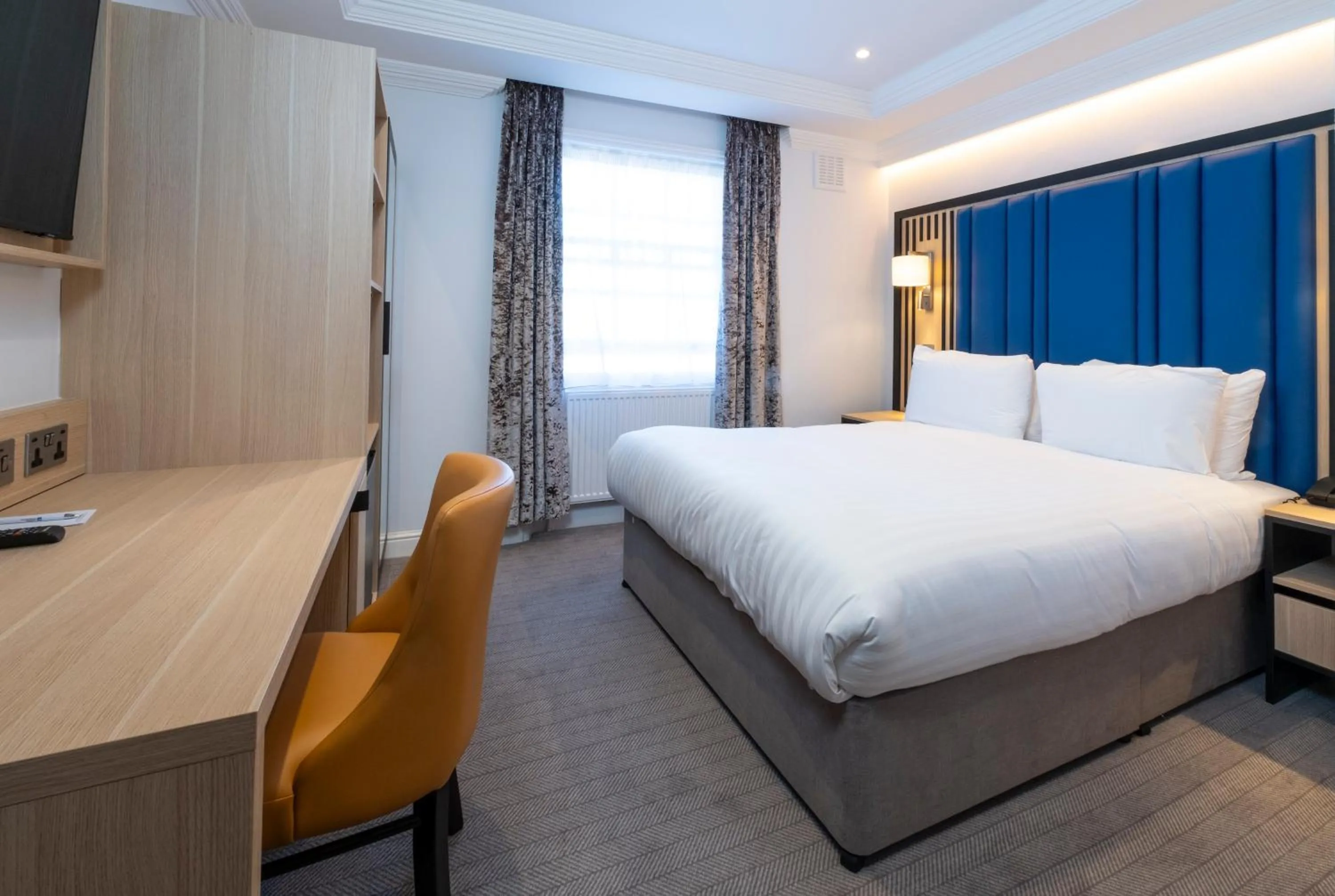 Bed in Best Western Victoria Palace