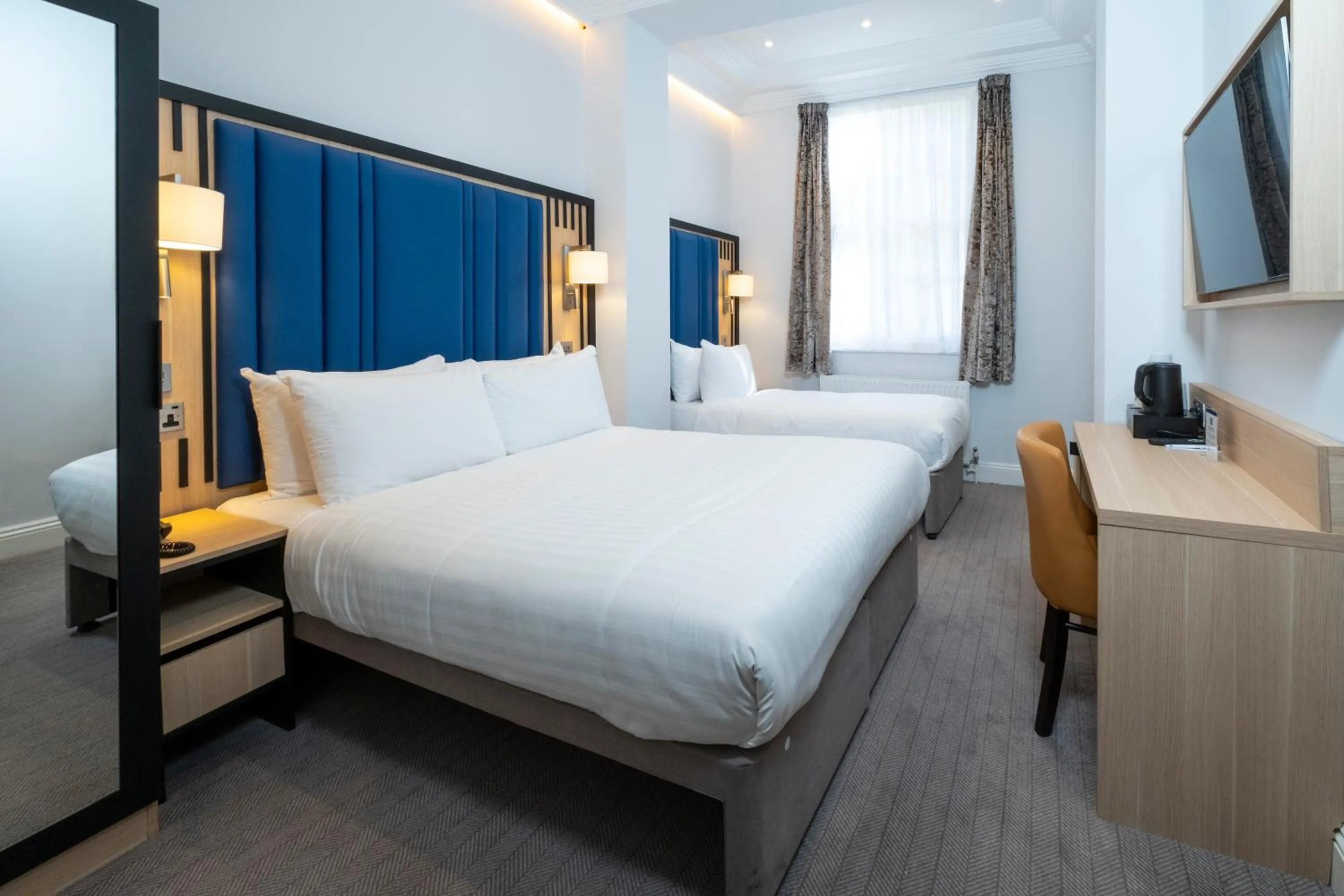 Bed in Best Western Victoria Palace