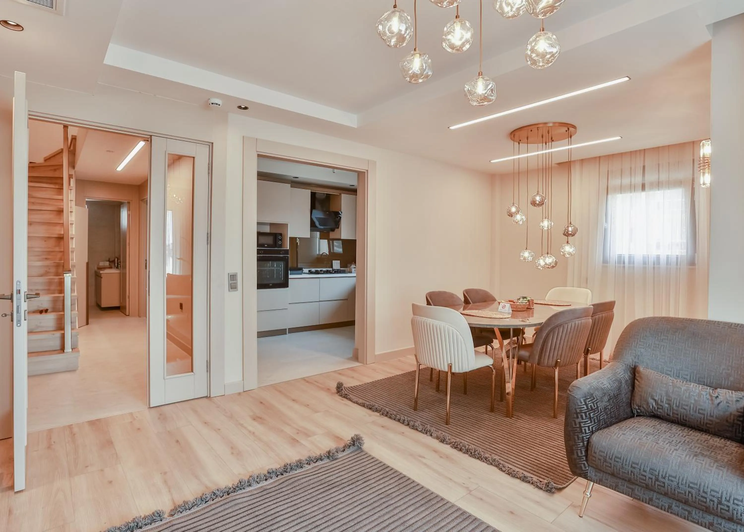 Communal lounge/ TV room in Los Suites