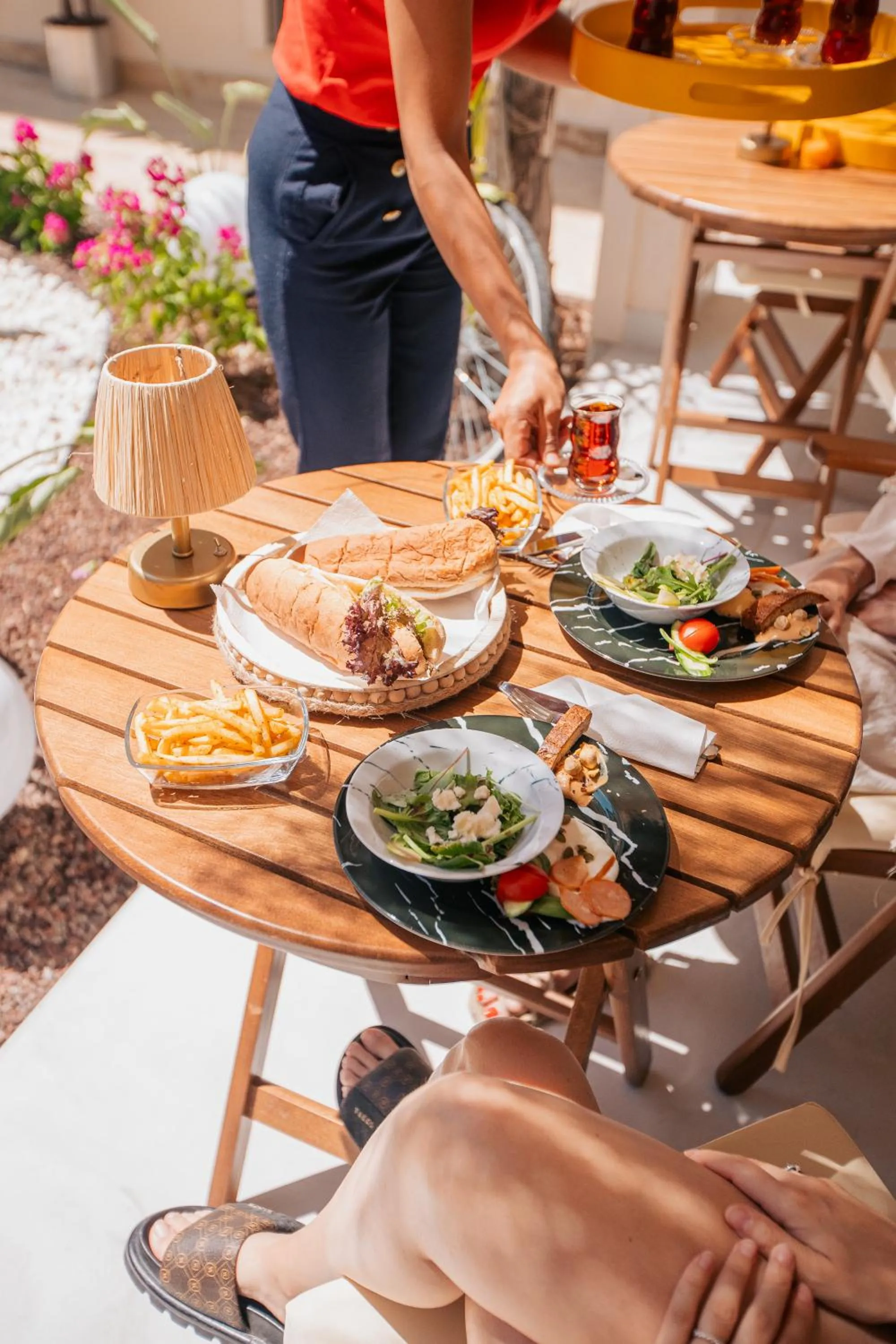 People in Los Suites