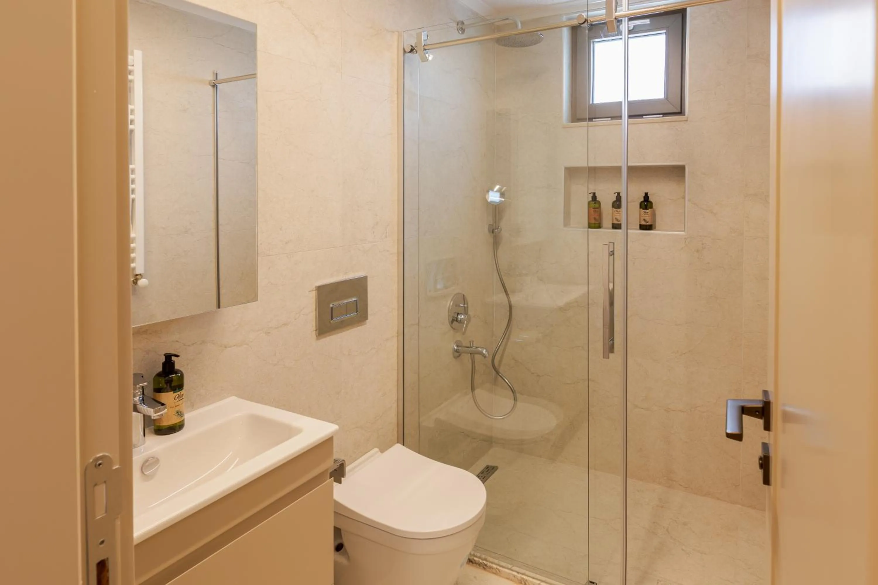 Toilet in Los Suites