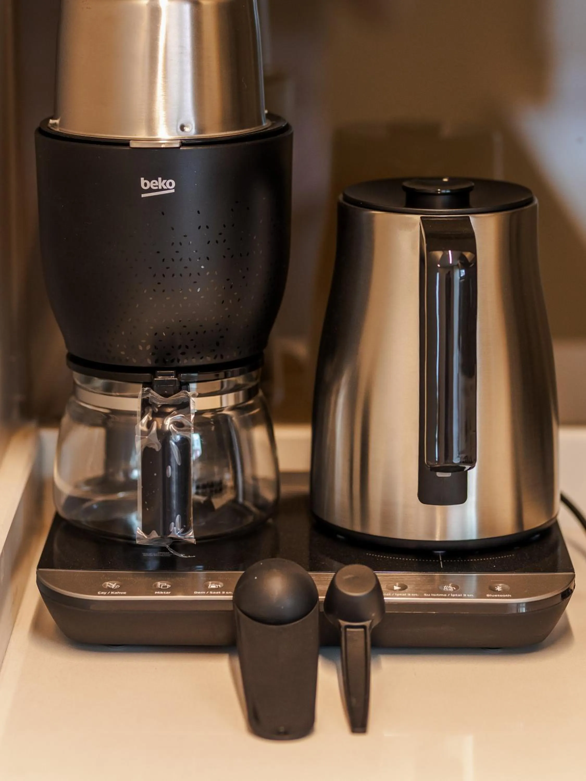 Coffee/tea facilities in Los Suites