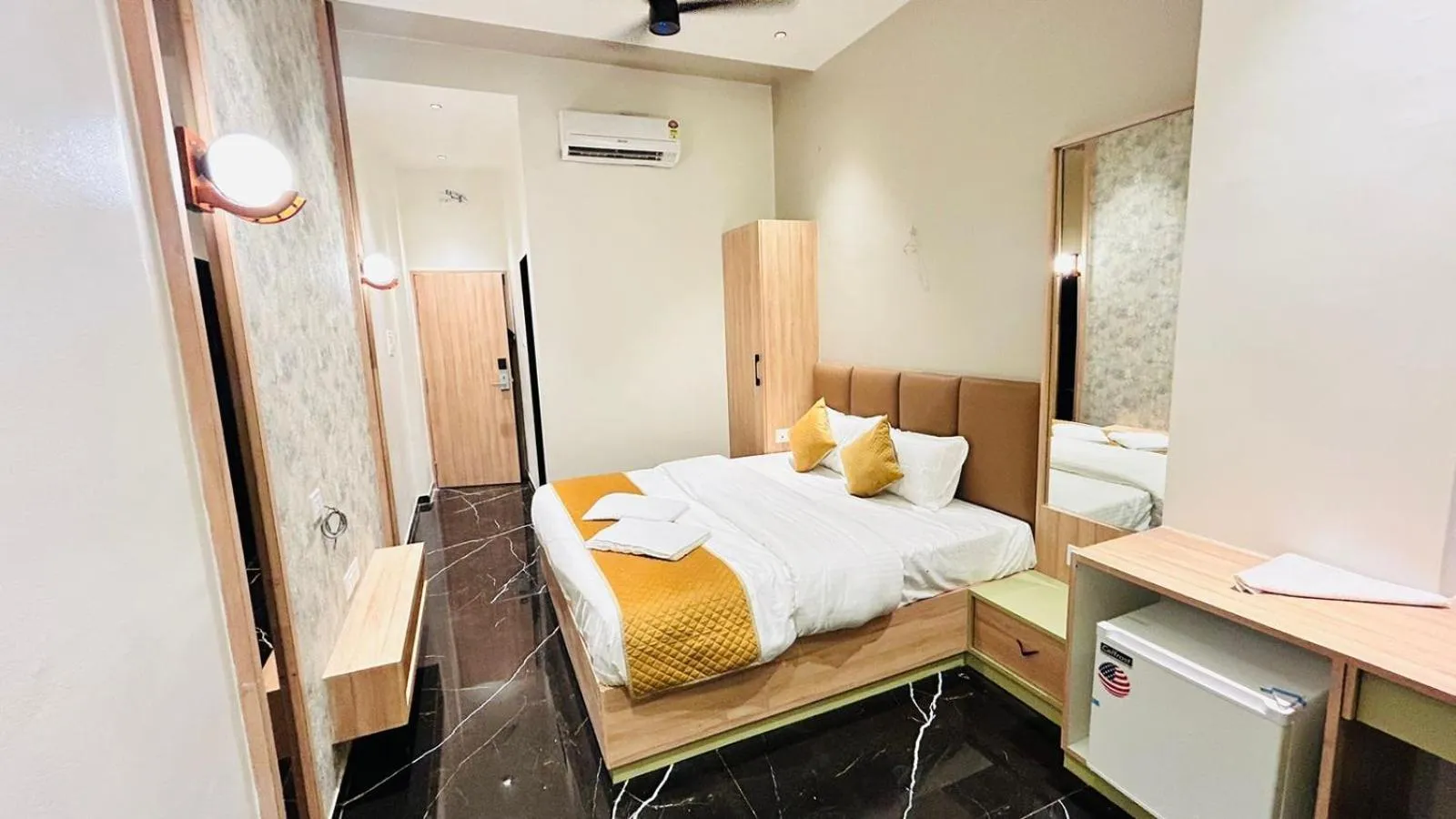 Photo of the whole room, Bed in River An Sky Resort