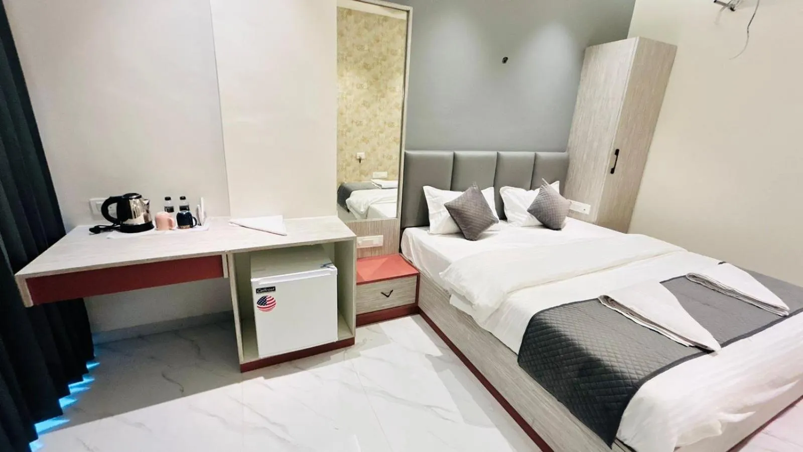 Photo of the whole room, Bed in River An Sky Resort