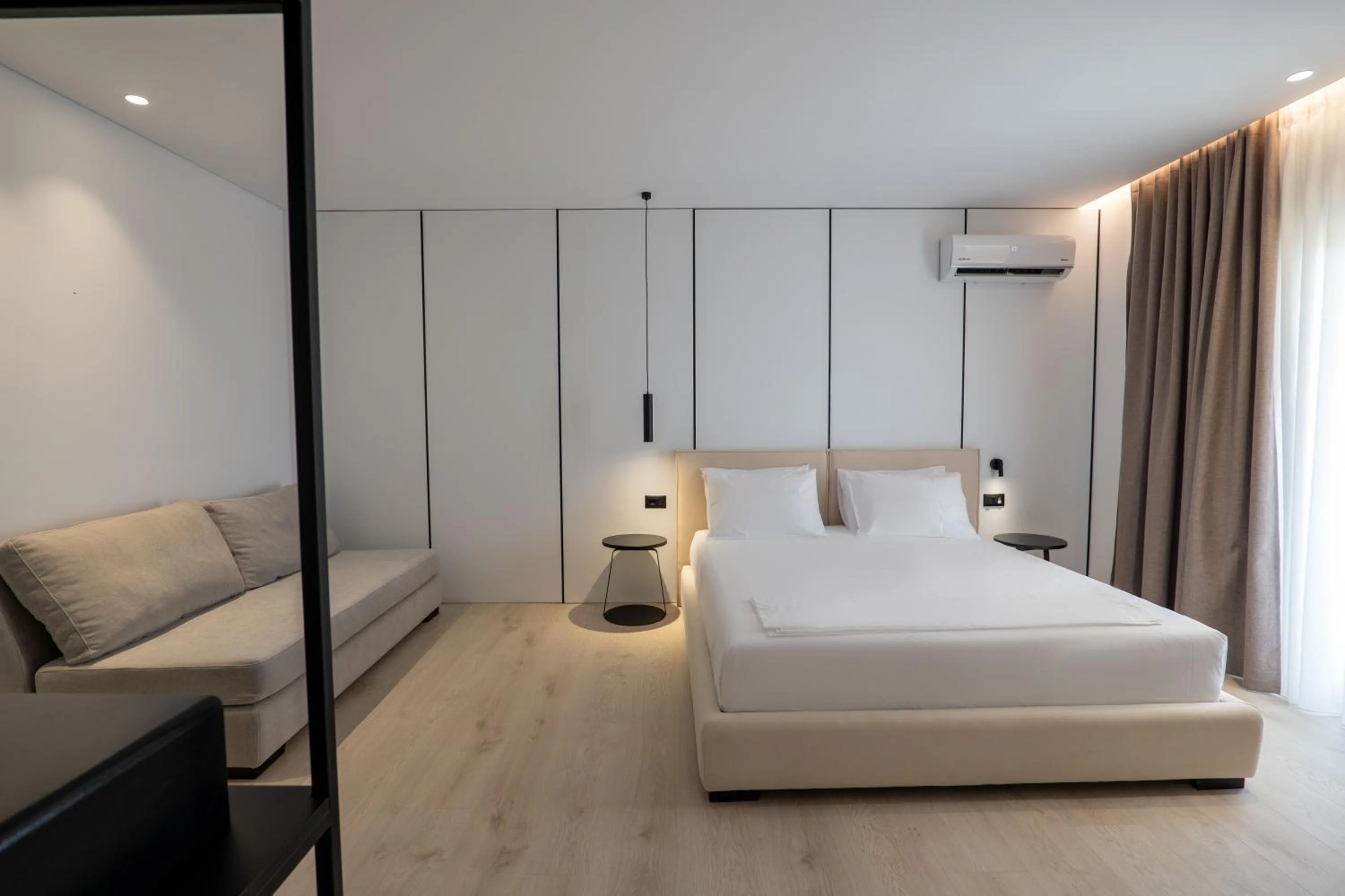 Triple Room with Side Sea View in Arrei Hotel