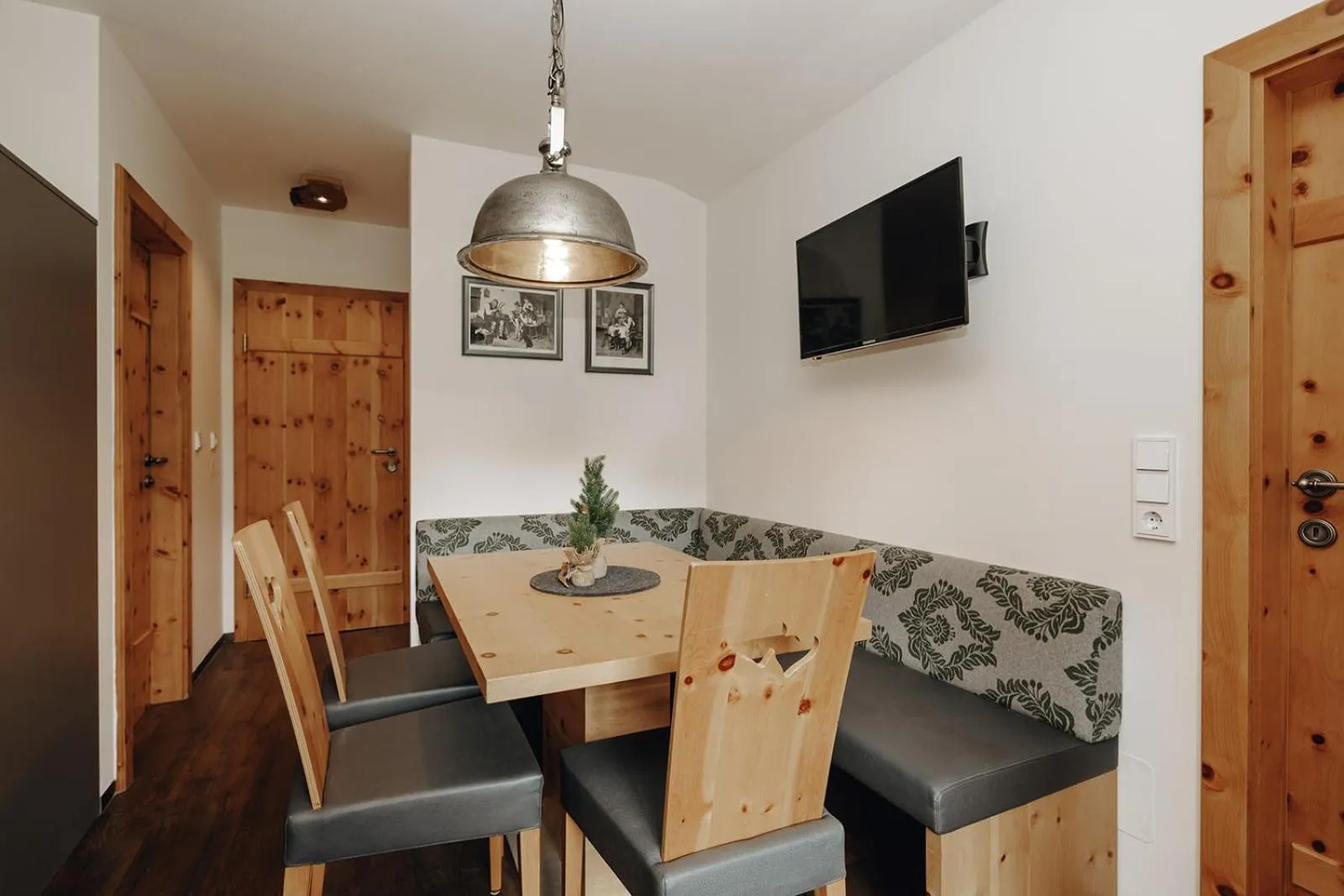 Dining area in Hubertus - Das Landhaus