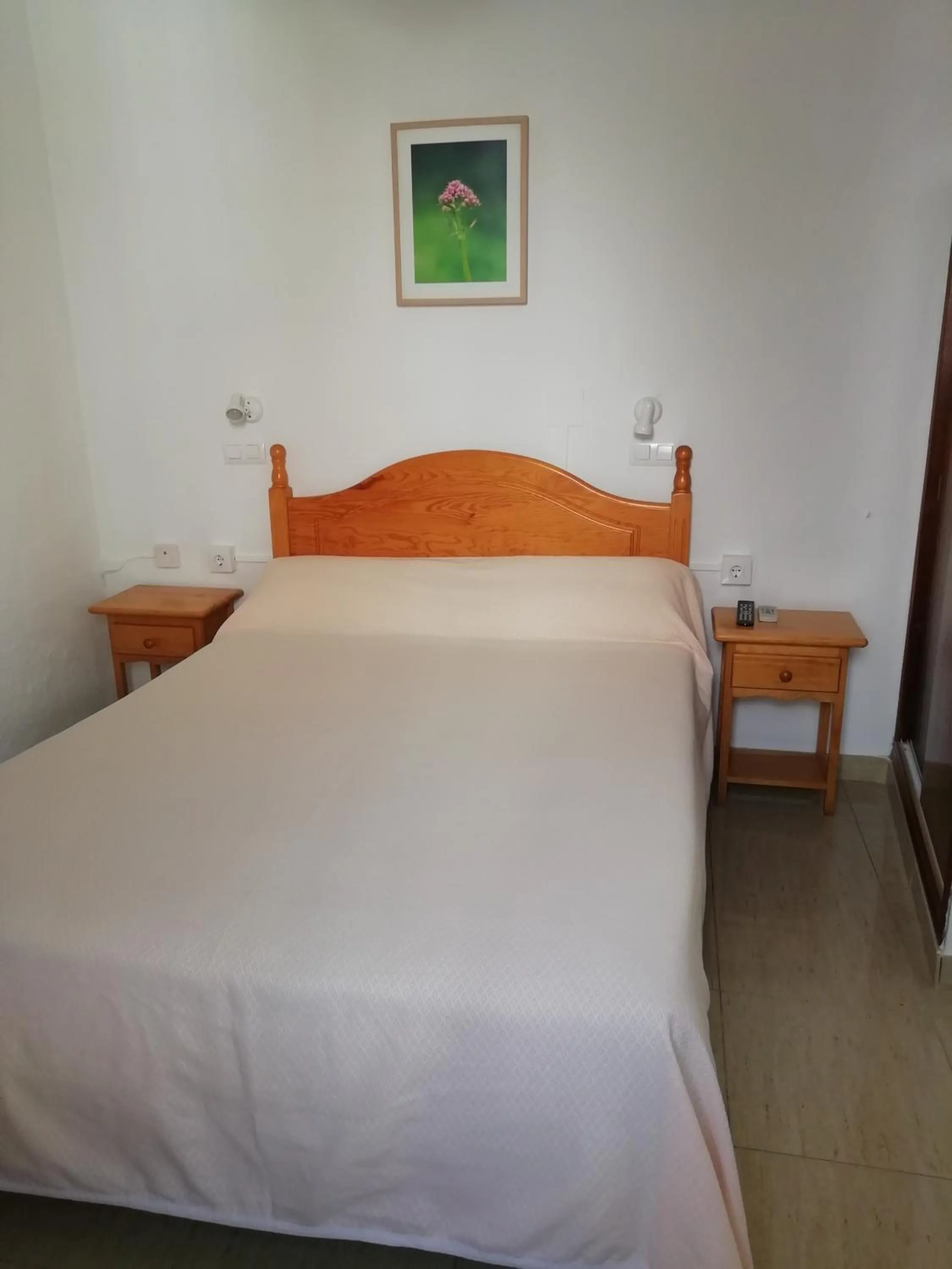 Bed in Hostal Sierpes