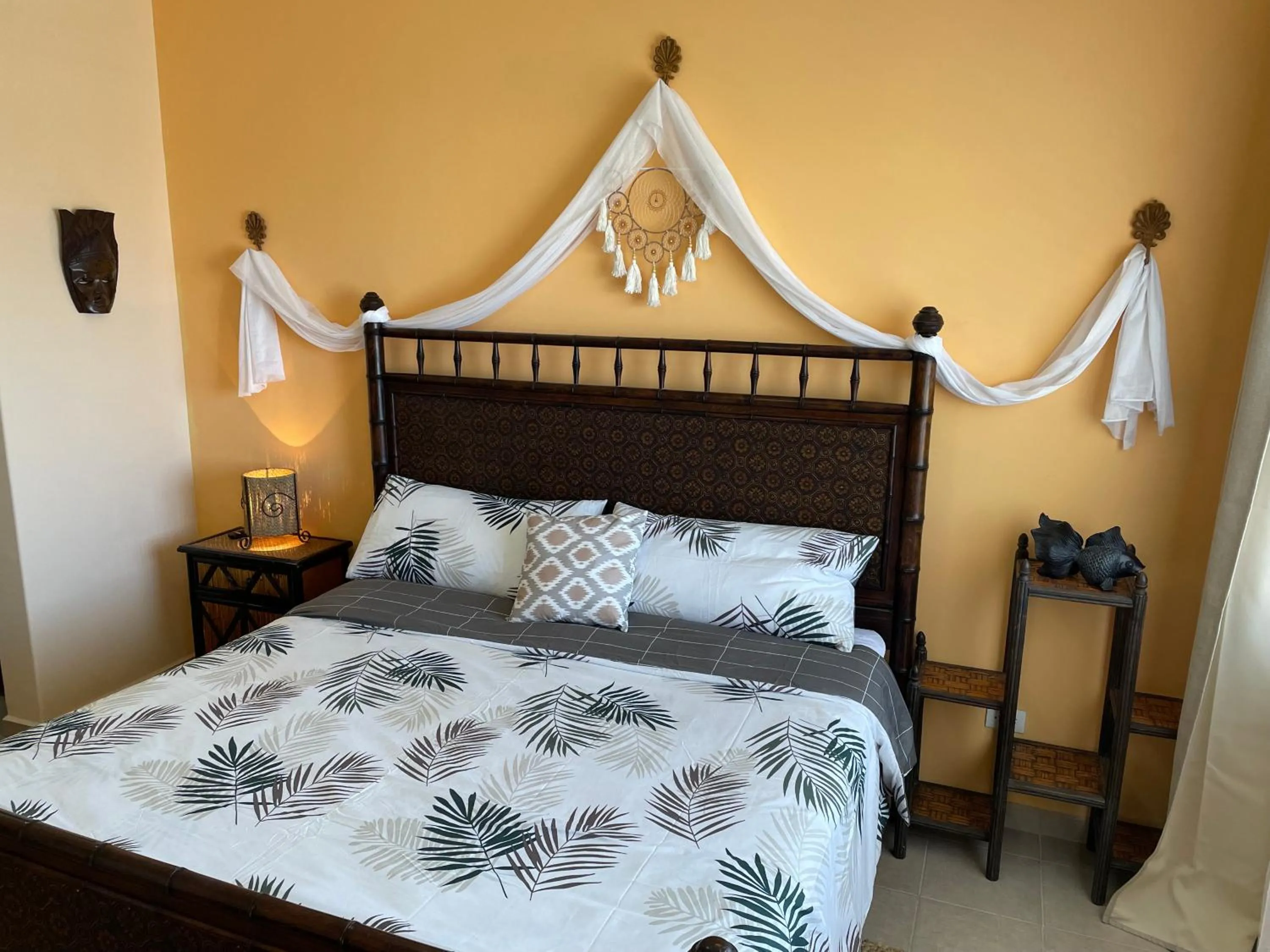 Bed in Corona del Mar By Rocky Host