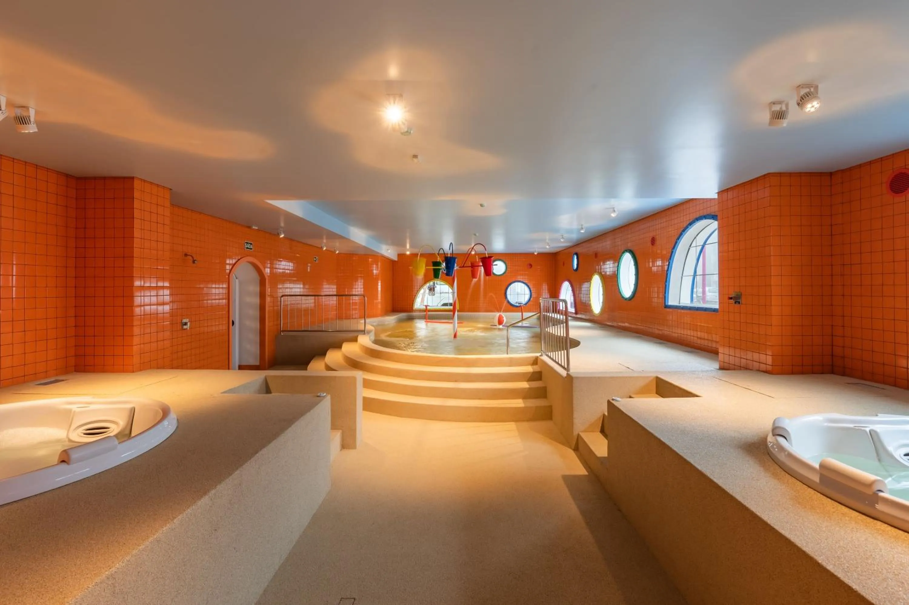 Swimming pool in Mundo Criamigos Hotel Gramado