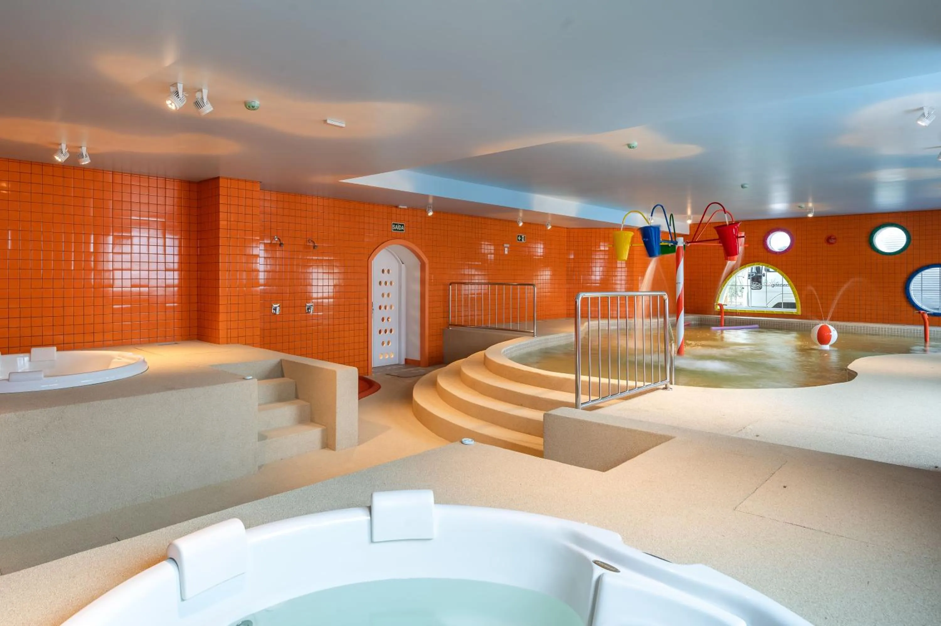 Swimming pool in Mundo Criamigos Hotel Gramado