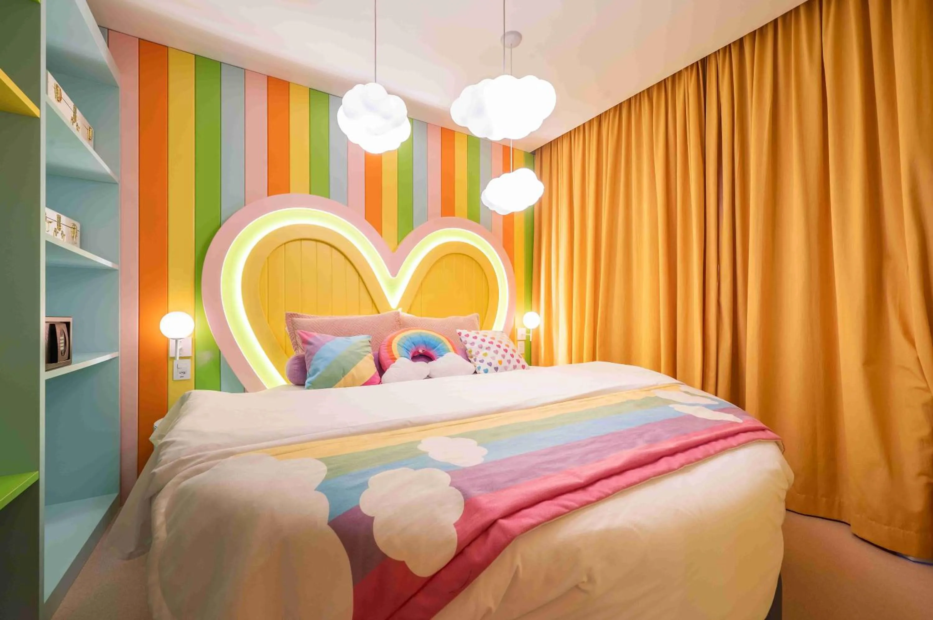 Photo of the whole room, Bed in Mundo Criamigos Hotel Gramado