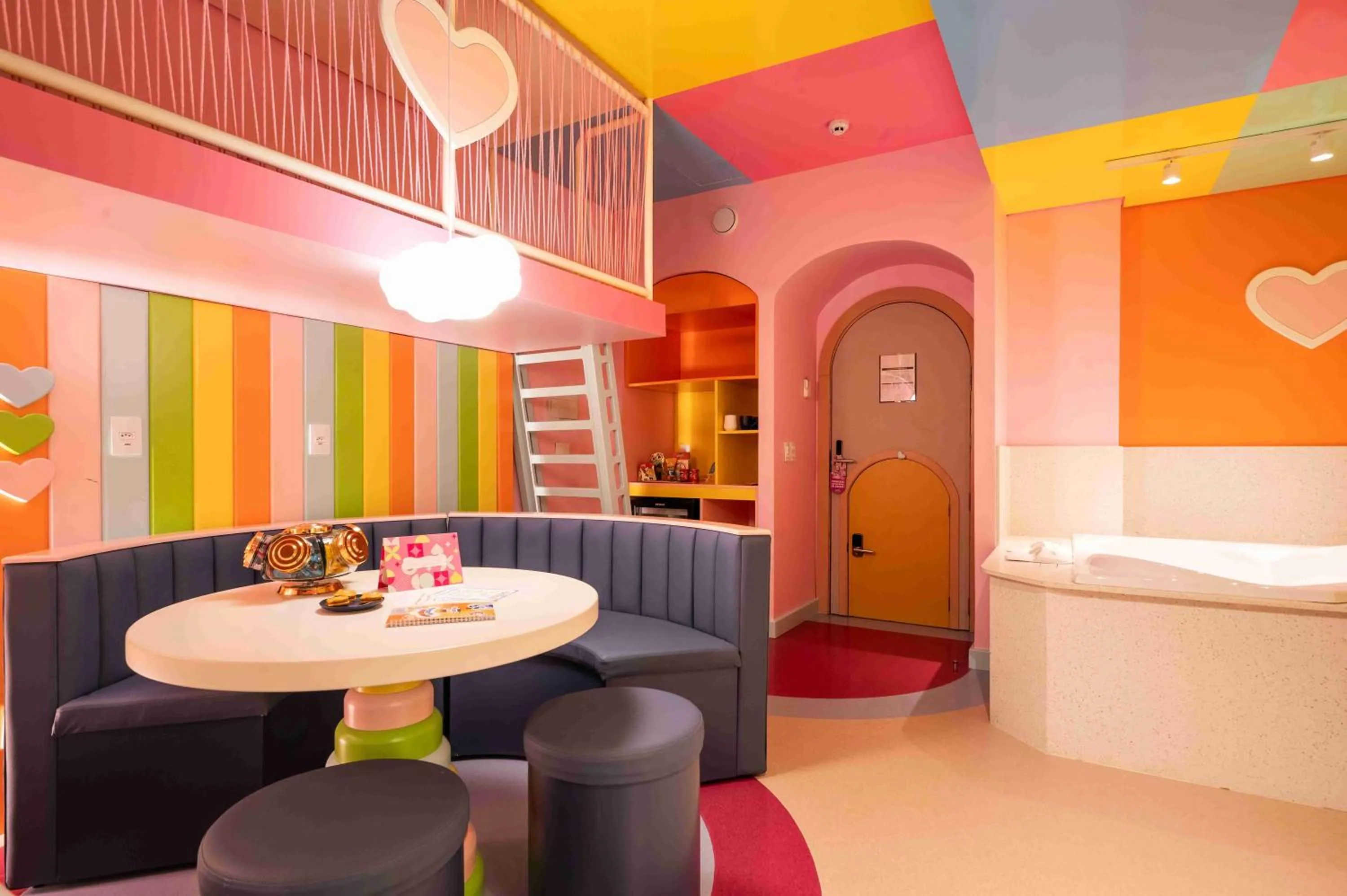 Photo of the whole room in Mundo Criamigos Hotel Gramado