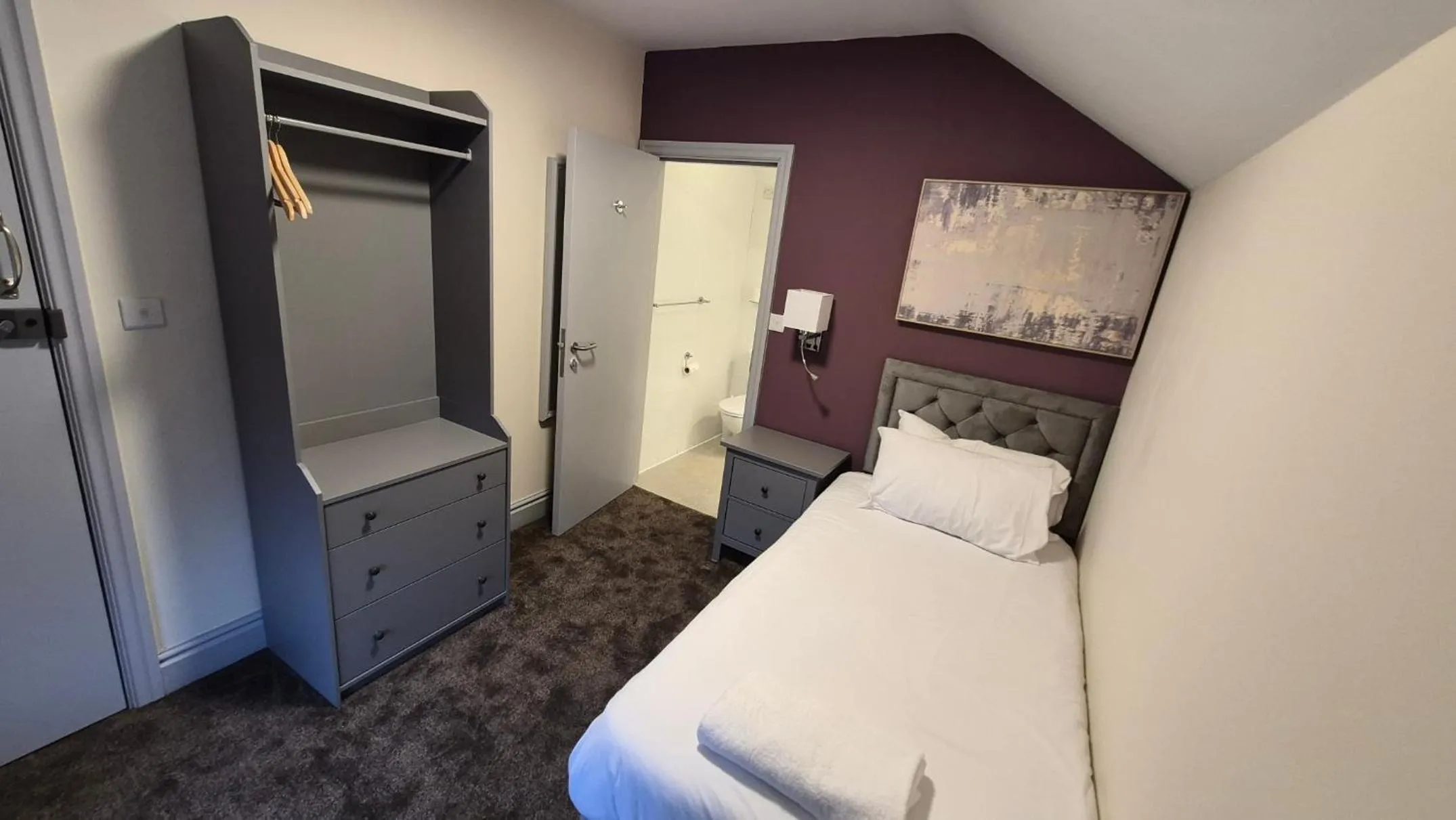 Bed in The Lemon Tree