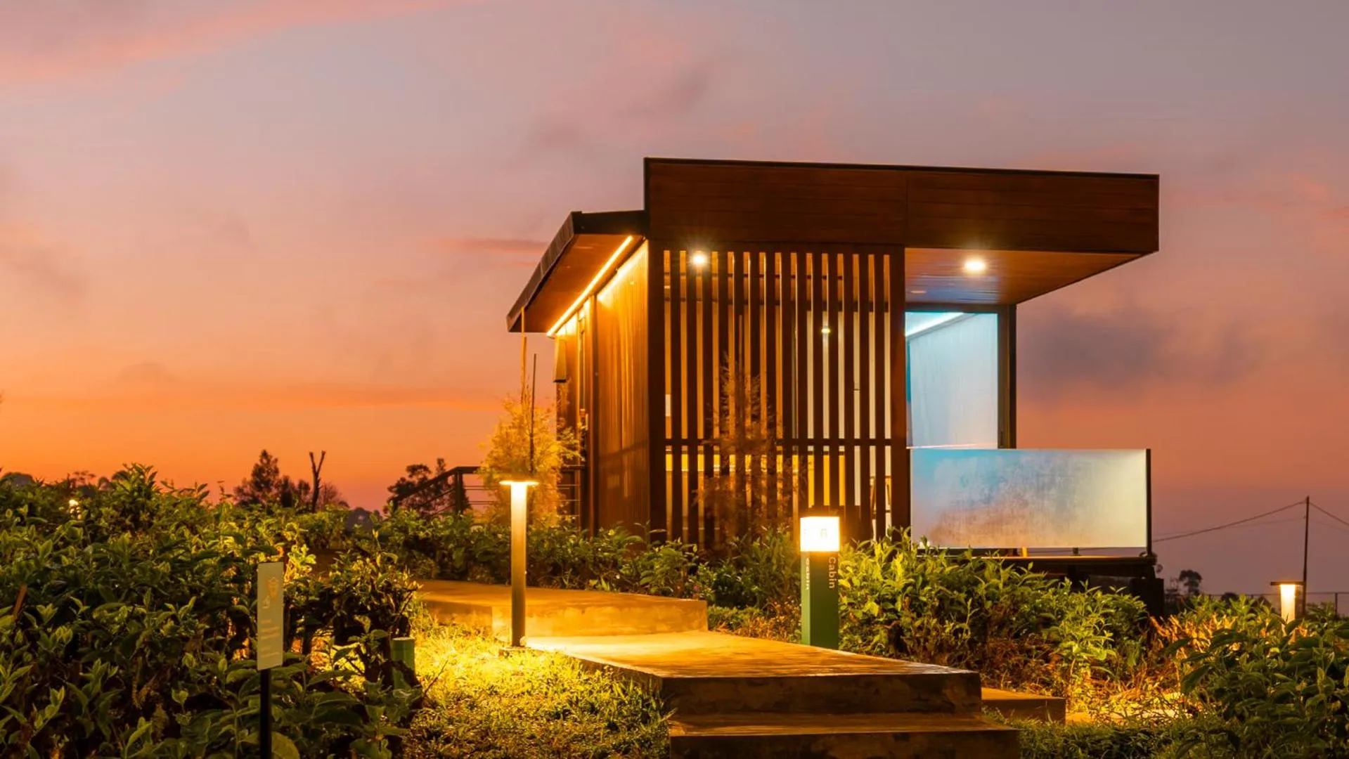 Property building in Bobocabin Sukawana, Bandung