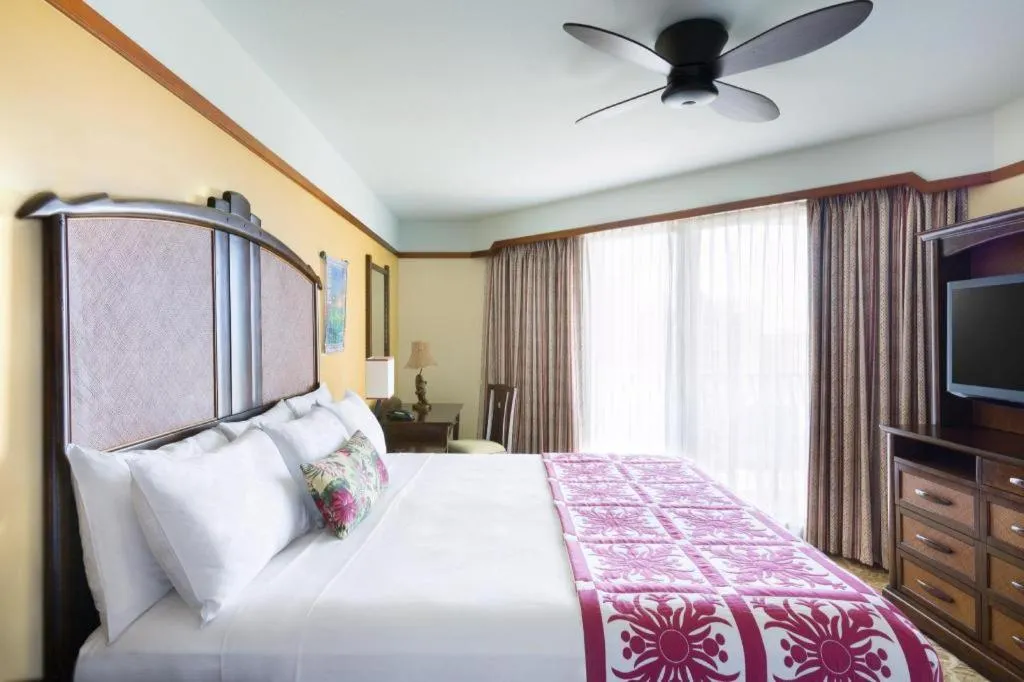 Bed in Aulani, Disney Vacation Club Villas