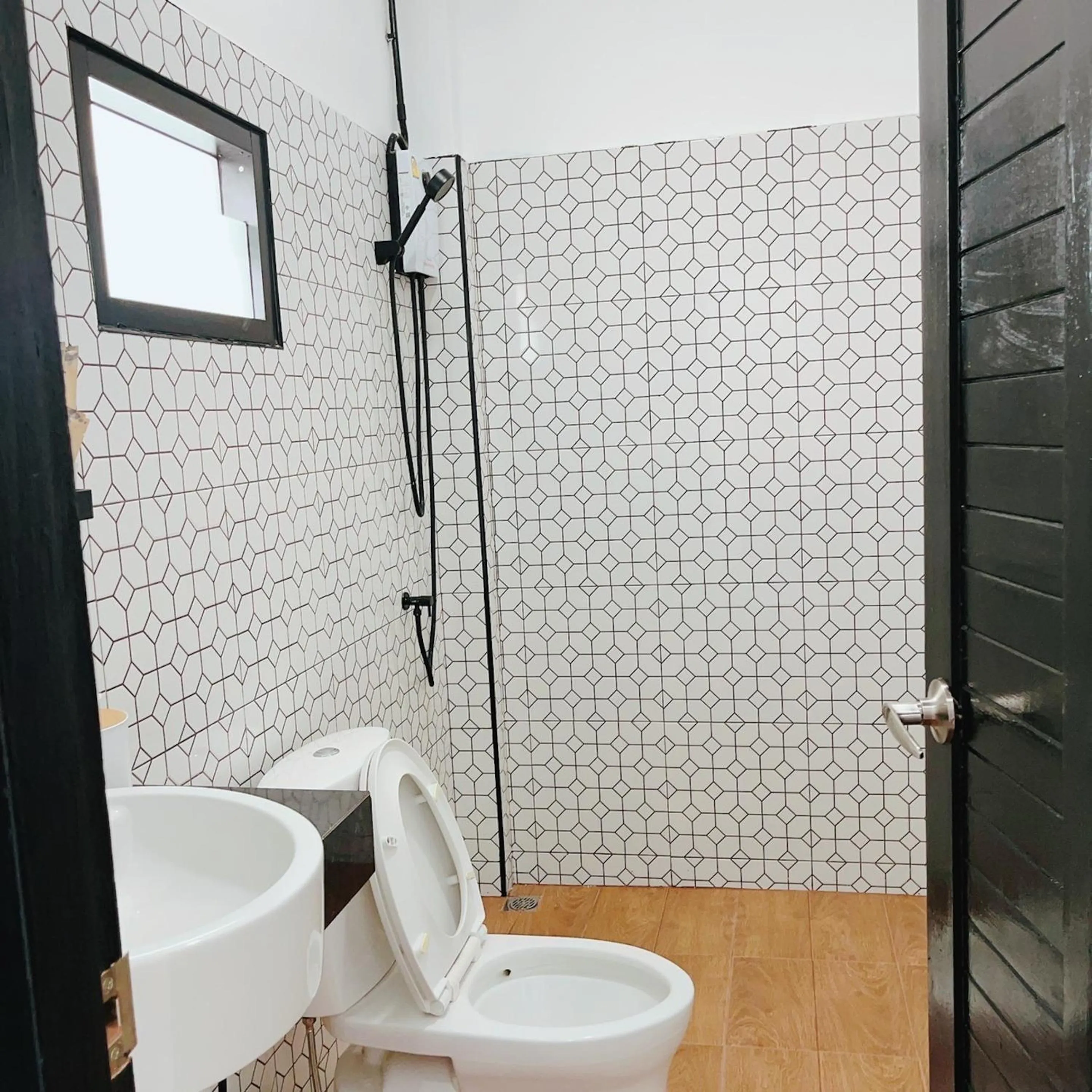 Shower in Penguin Villa Resort & Bistro