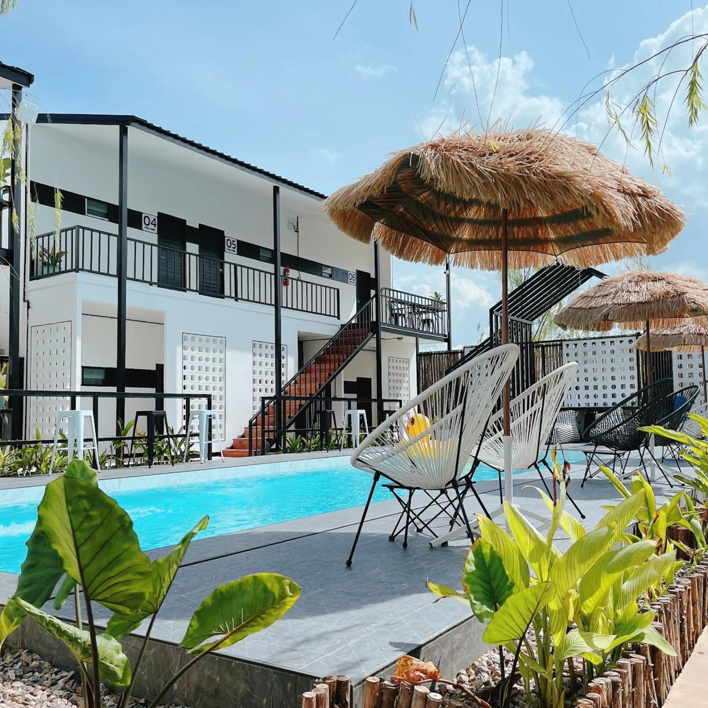 Property building in Penguin Villa Resort & Bistro