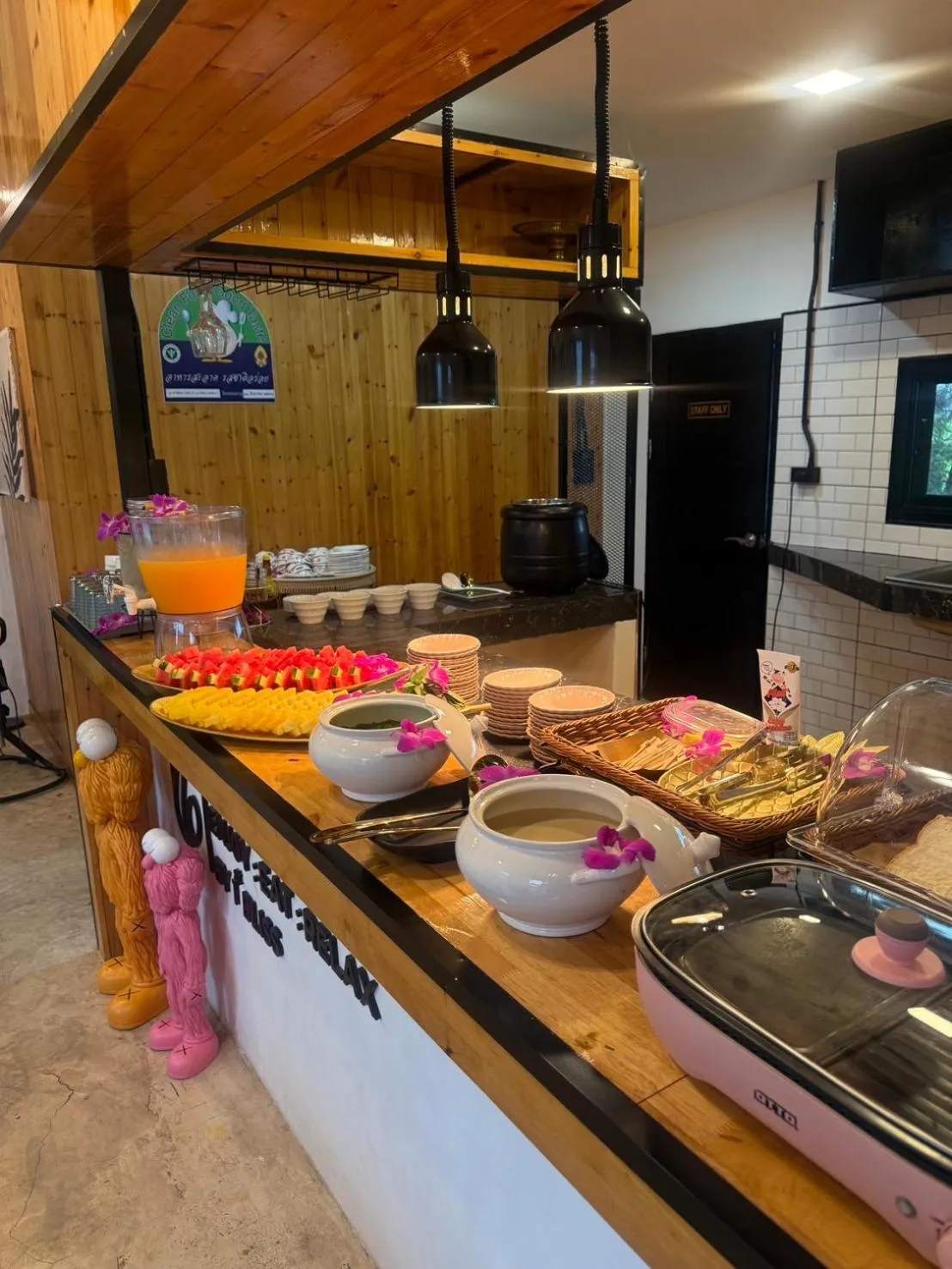 Food and drinks in Penguin Villa Resort & Bistro