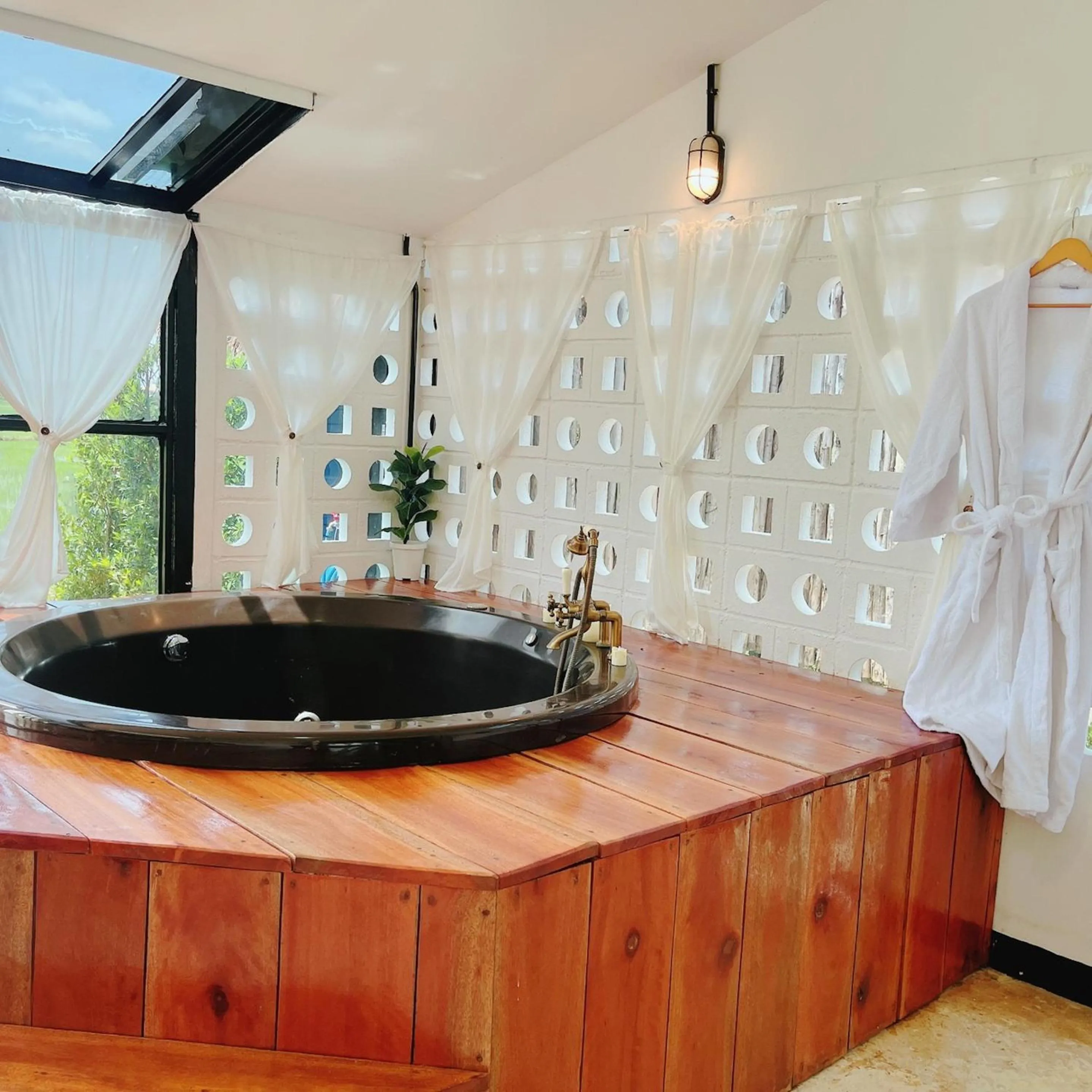 Bath in Penguin Villa Resort & Bistro