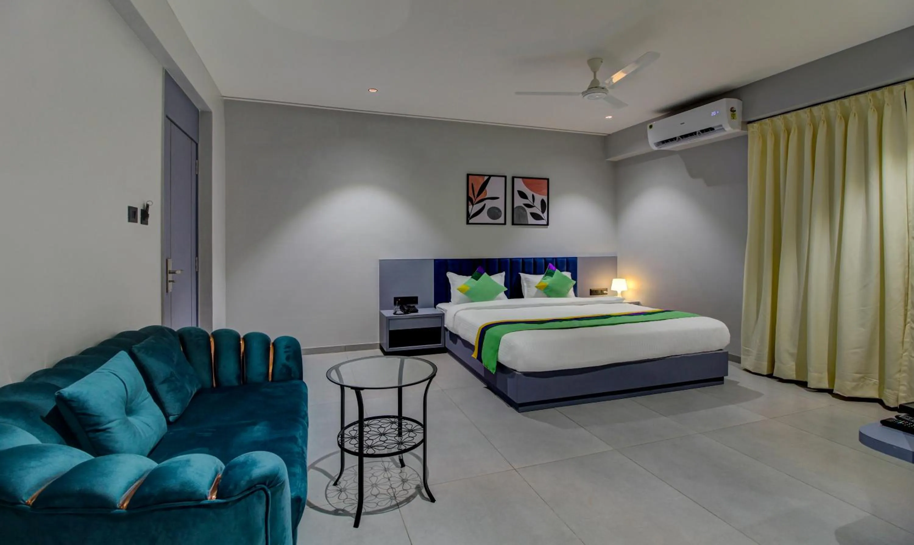 Bedroom, Bed in Comfort Inn Baner- Indian nationals only