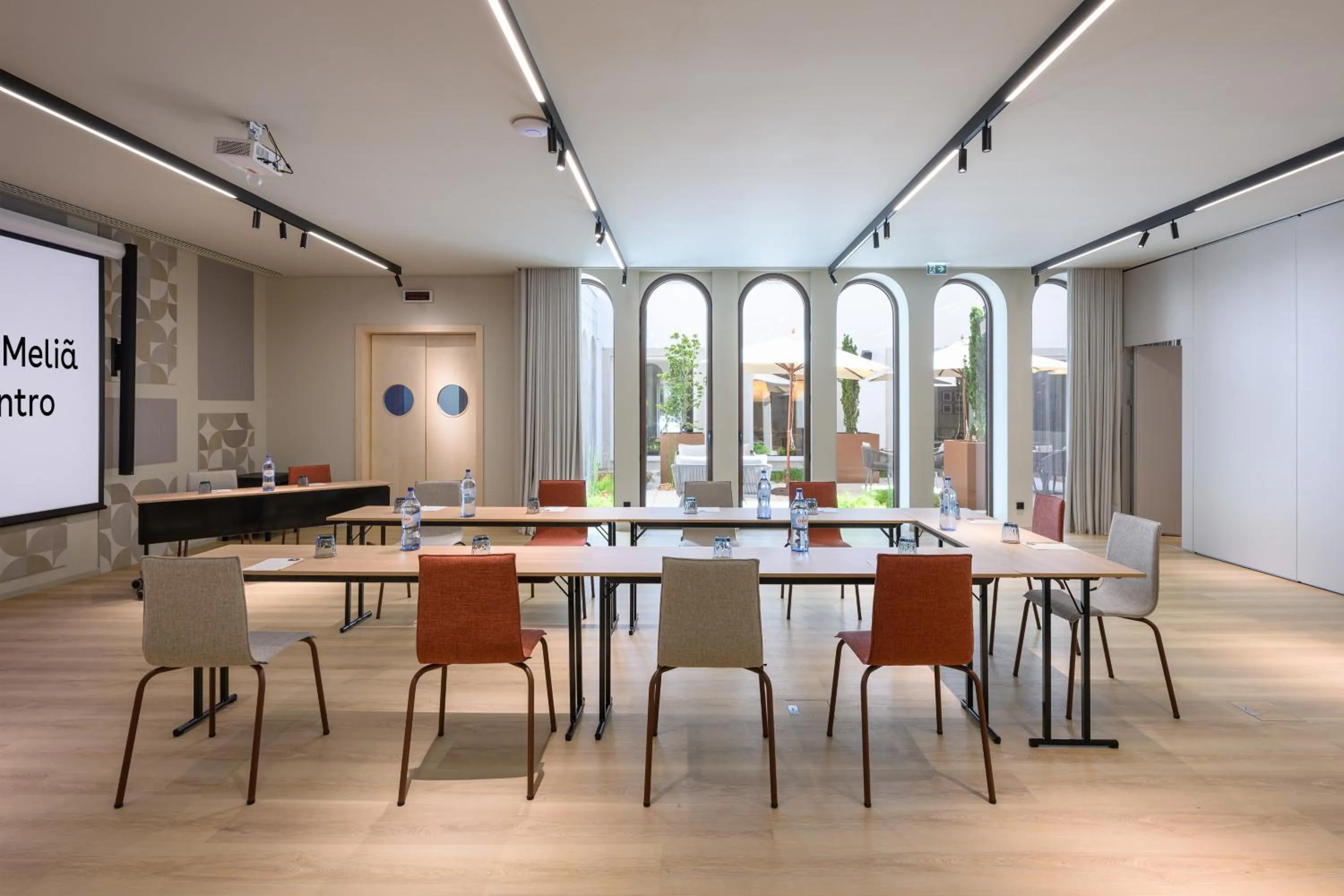 Meeting/conference room in INNSiDE by Meliá Braga Centro