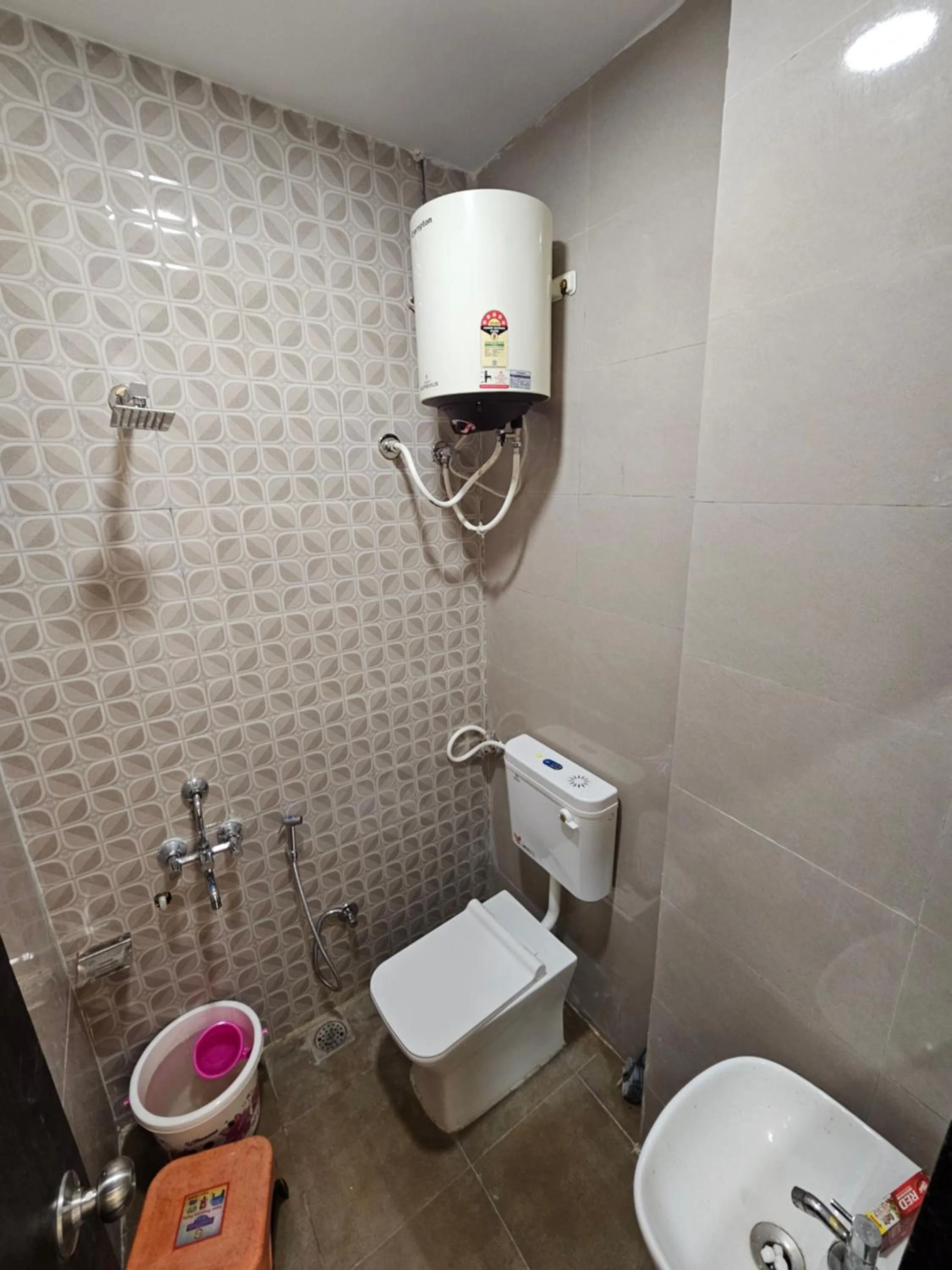 Shower in HOTEL DEV BHOOMI -Ujjain