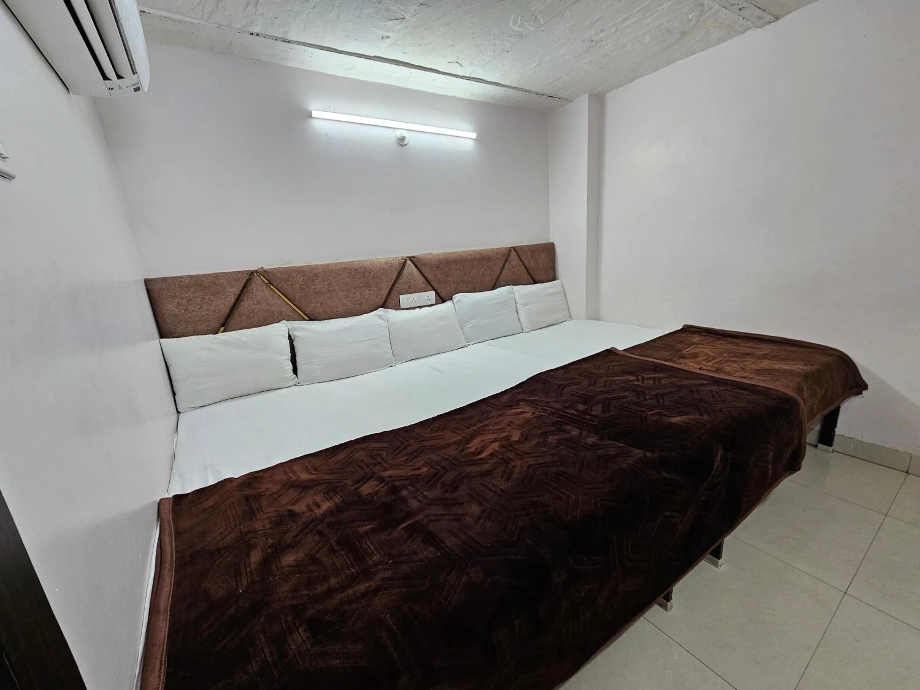 Bedroom, Bed in HOTEL DEV BHOOMI -Ujjain