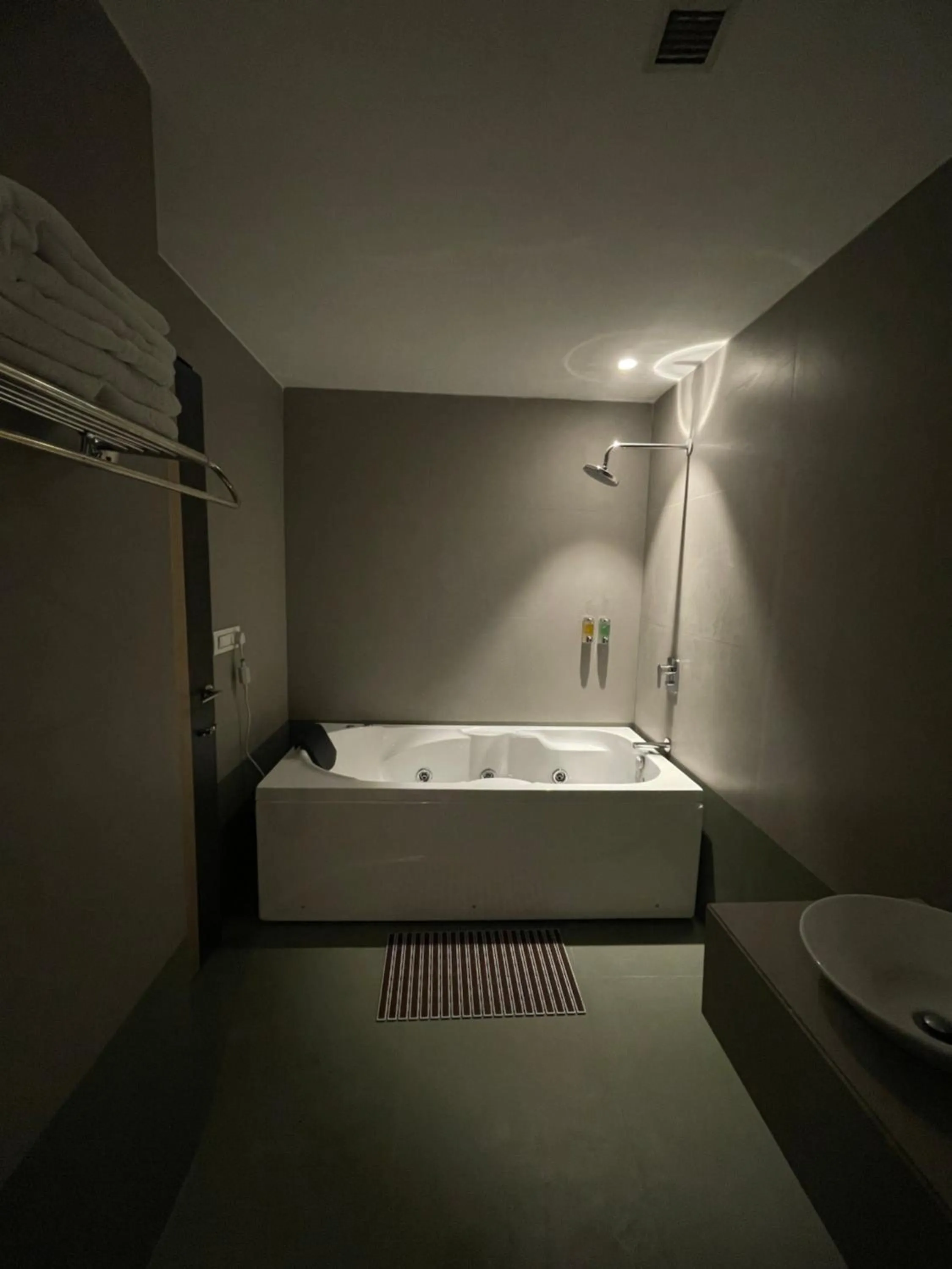 Bath in Pride Inn