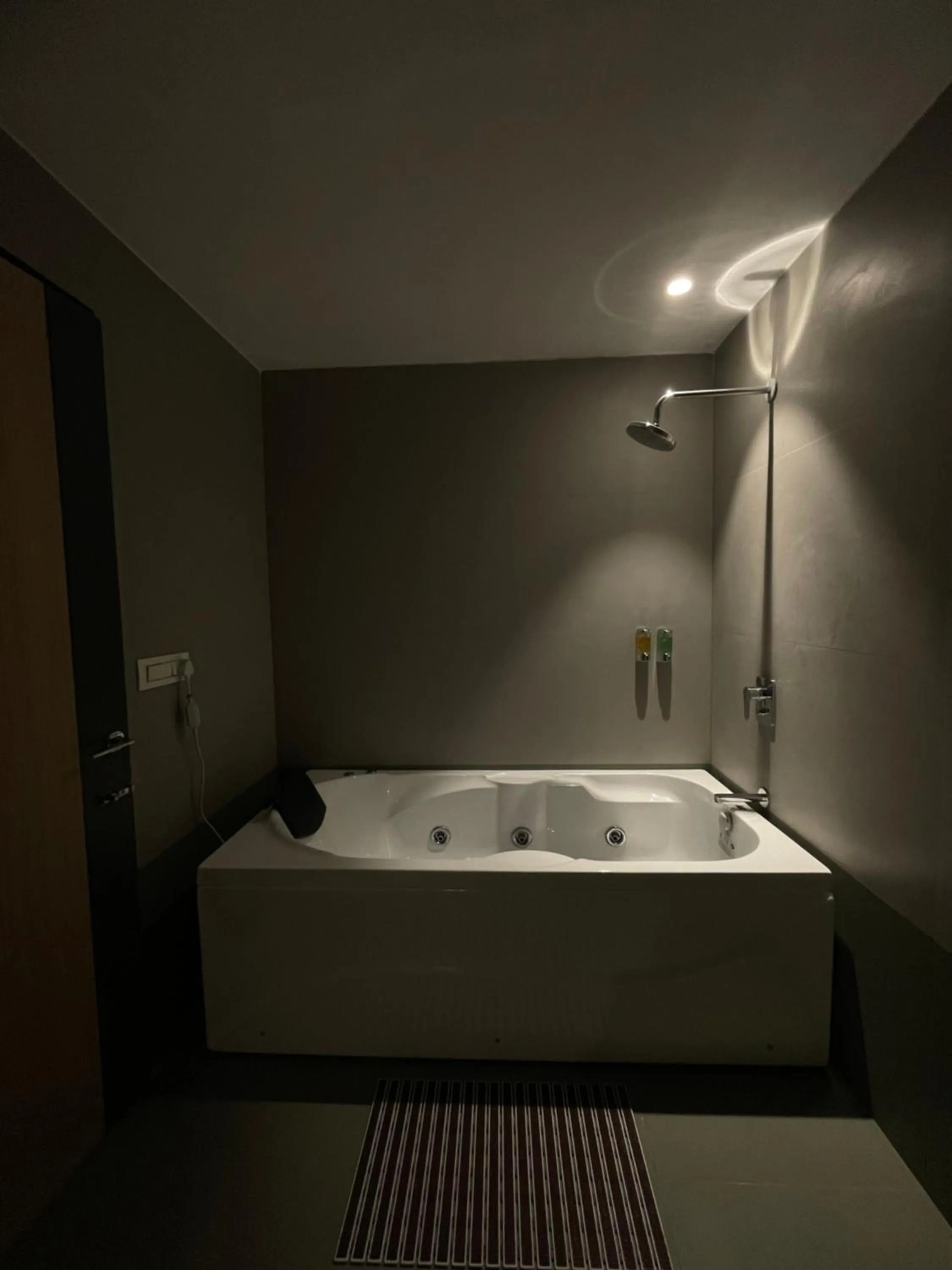 Bath in Pride Inn