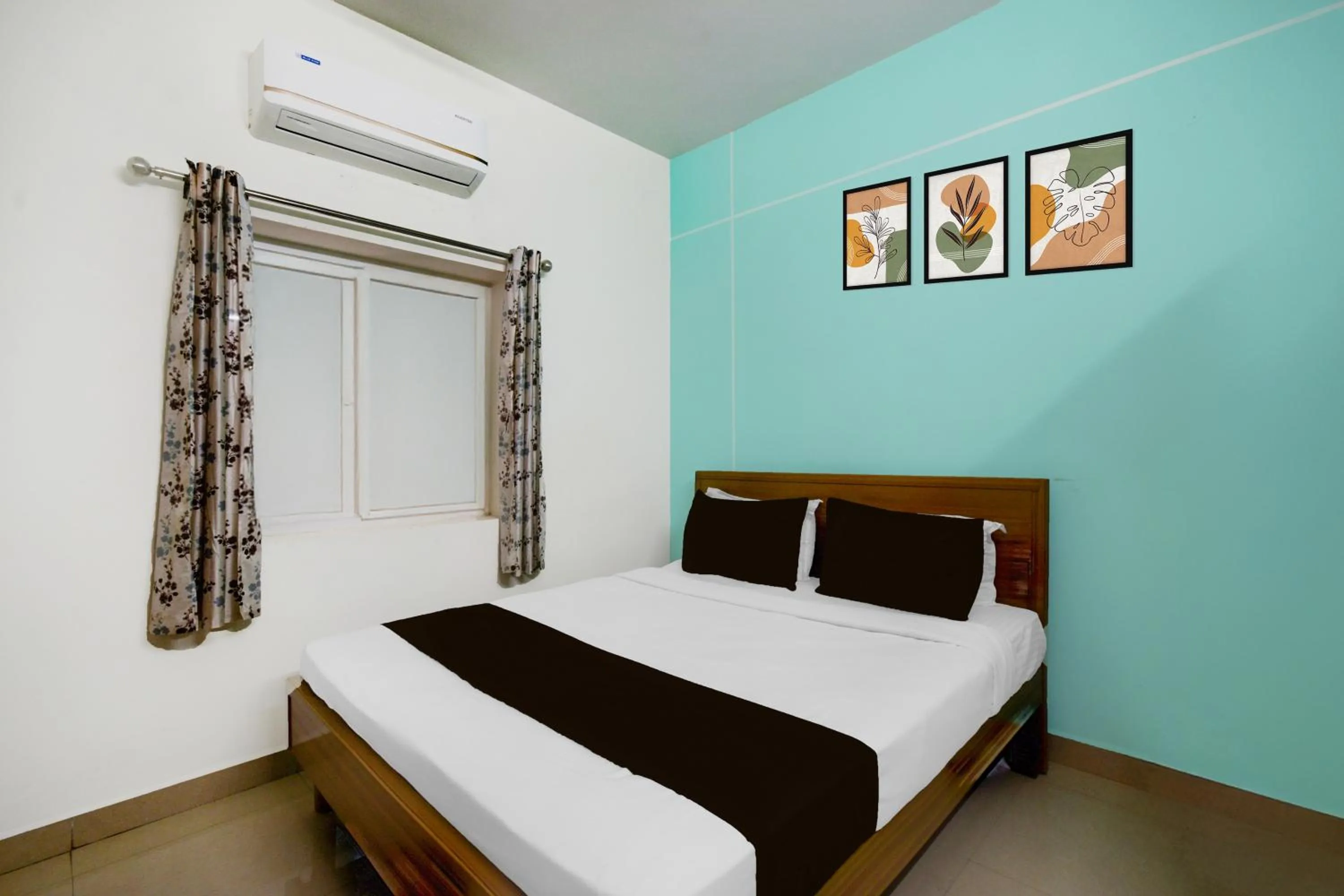 Bedroom, Bed in Super Collection O DLF CyberCity Hyderabad Formerly Key Suites