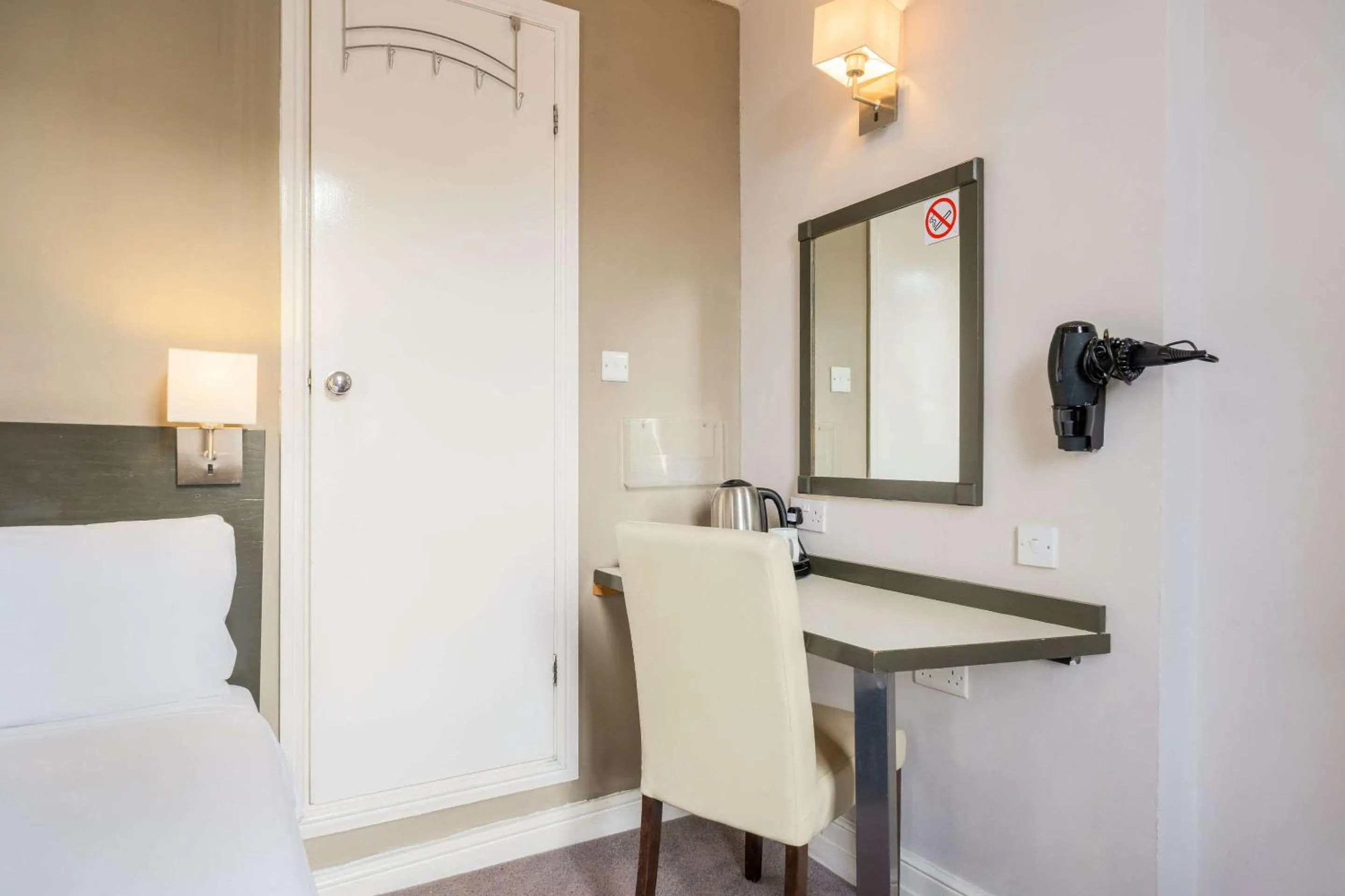 Photo of the whole room, Bathroom in Comfort Inn Westminster