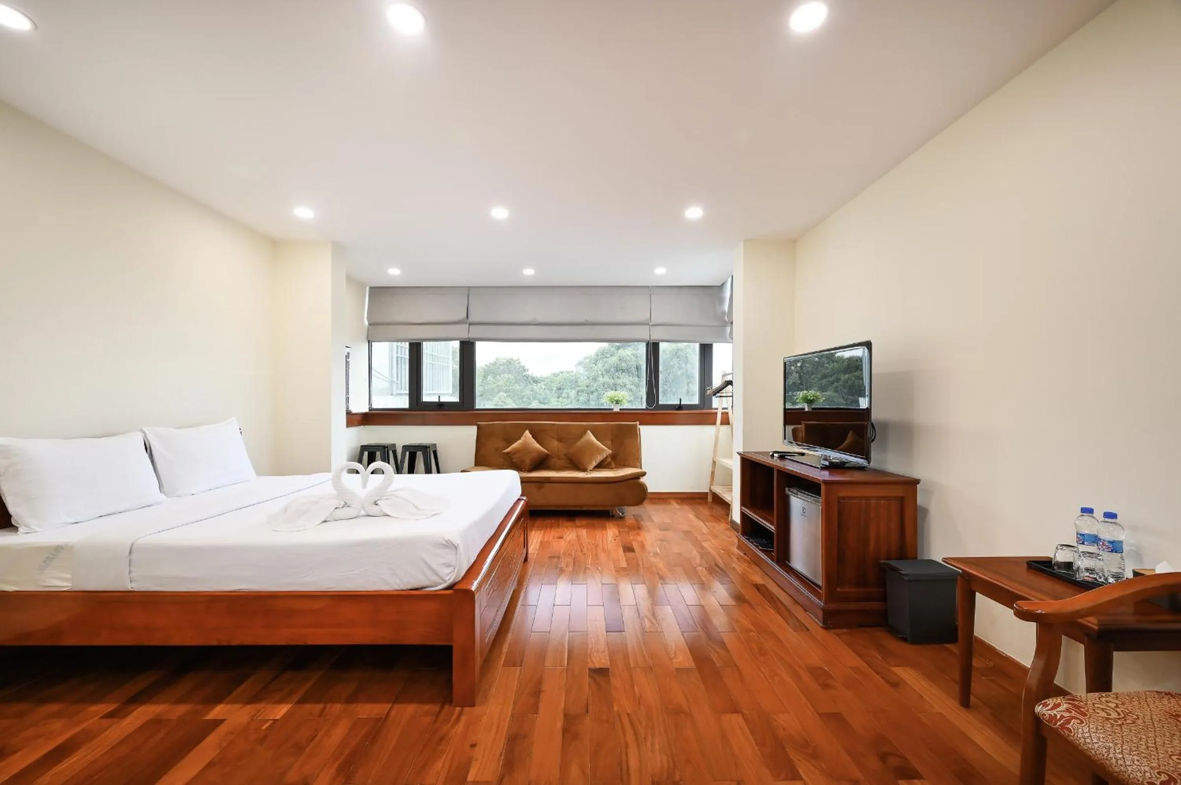 Red Sun Airport Saigon Hotel