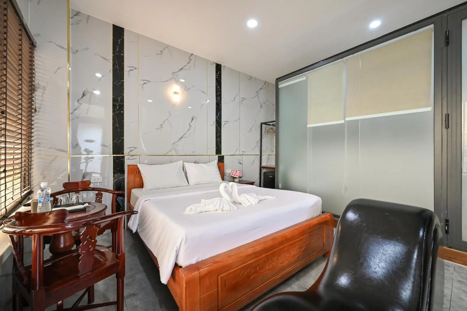 Bedroom, Bed in Red Sun Airport Saigon Hotel