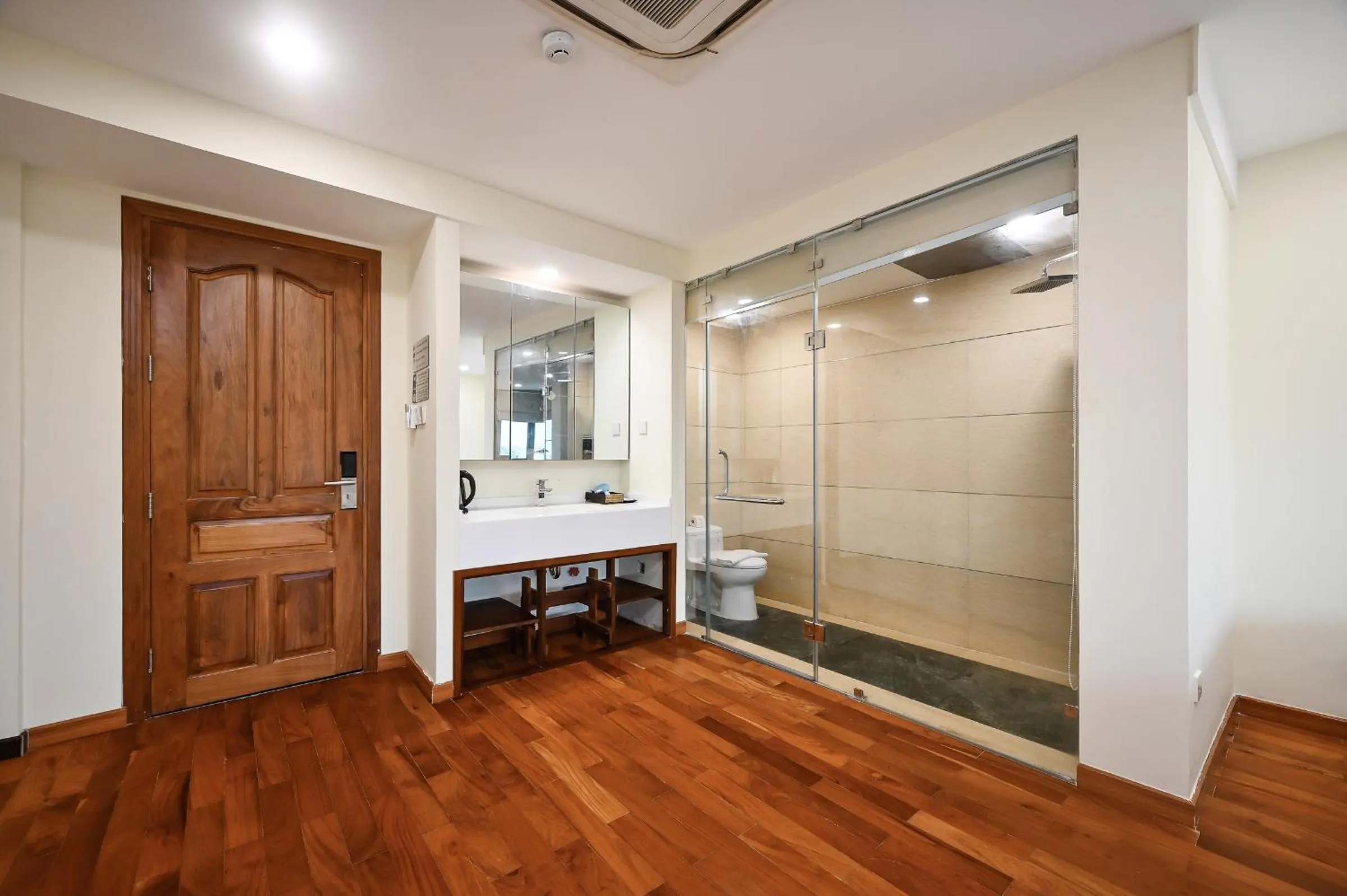 wardrobe in Red Sun Airport Saigon Hotel