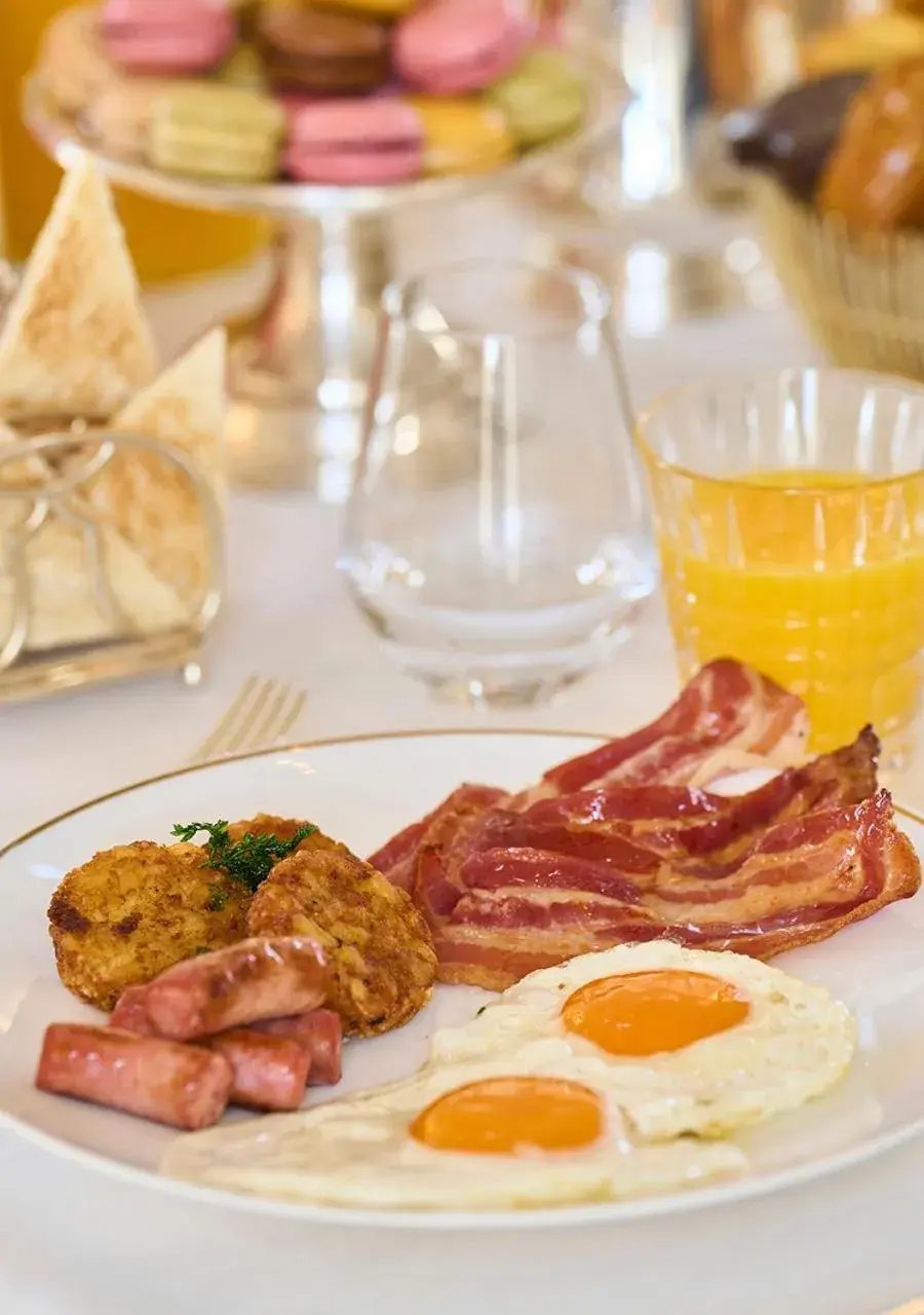 Palm Court Suite in Mandarin Oriental Ritz, Madrid Palm Court Suite in Mandarin Oriental Ritz, Madrid