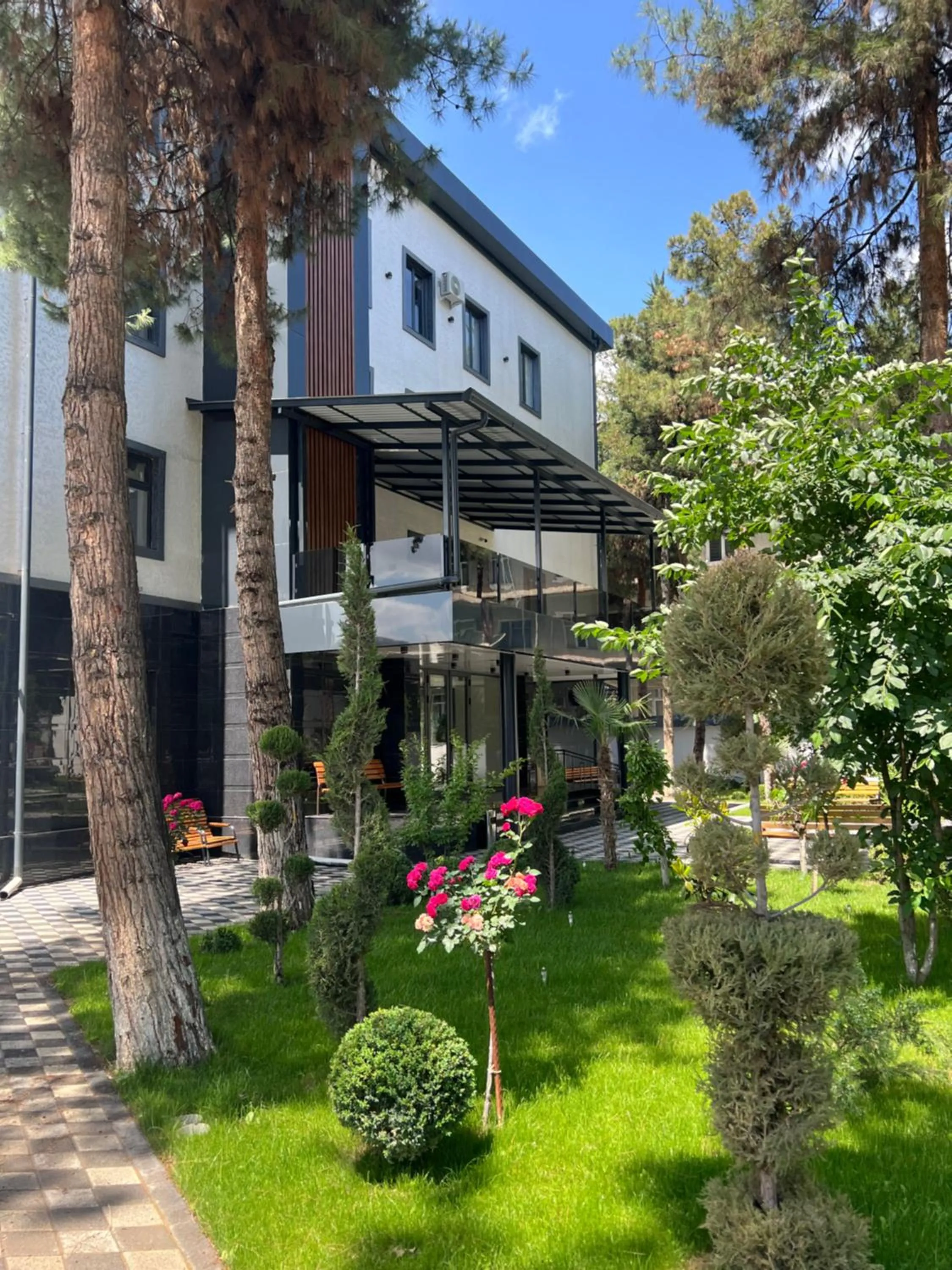 Garden view in DSF GARDEN HOTEL