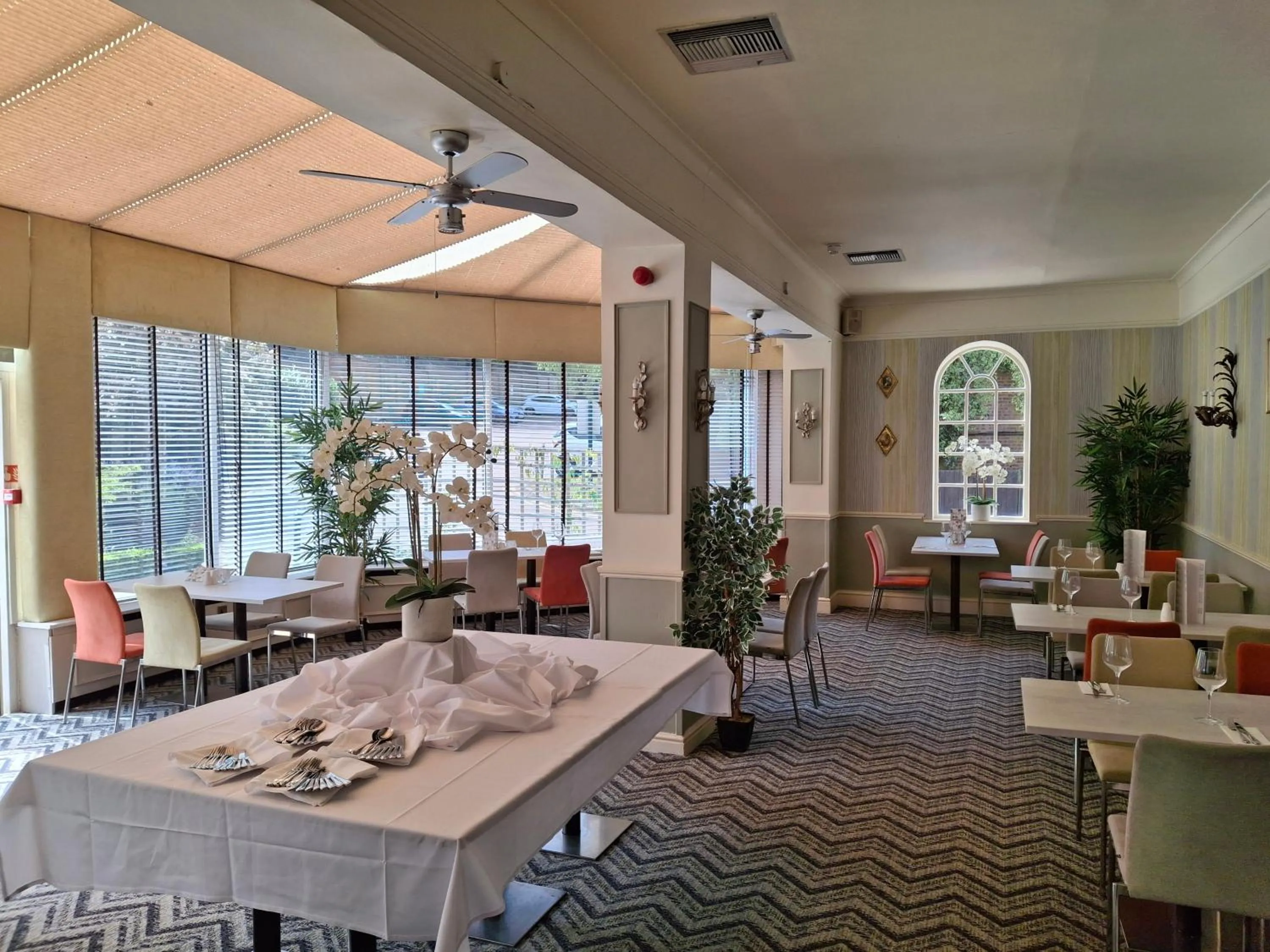 Restaurant/places to eat in Best Western Moore Place Hotel