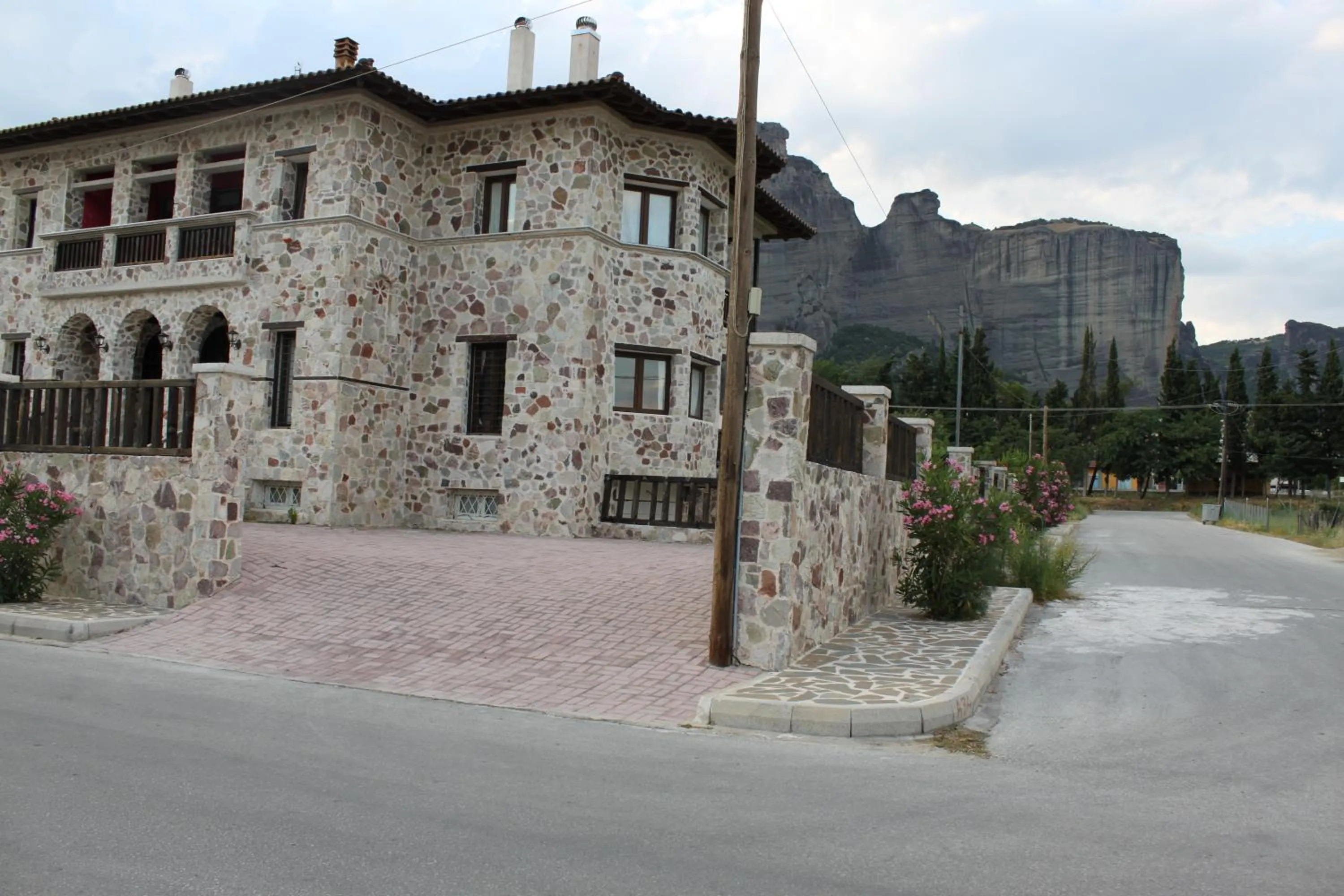 Property building in Monastiri Guesthouse