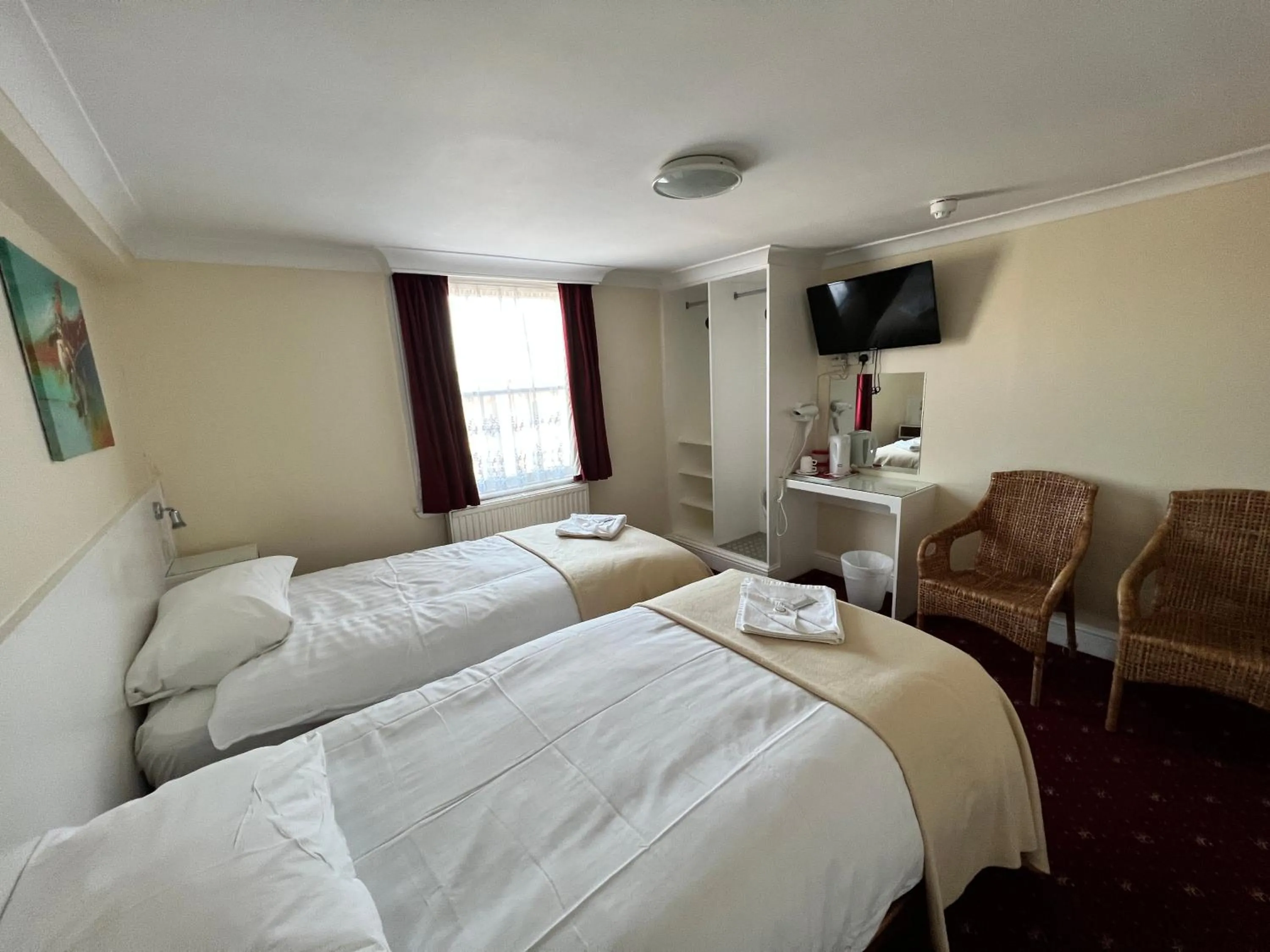 Bed in Melbourne House Hotel