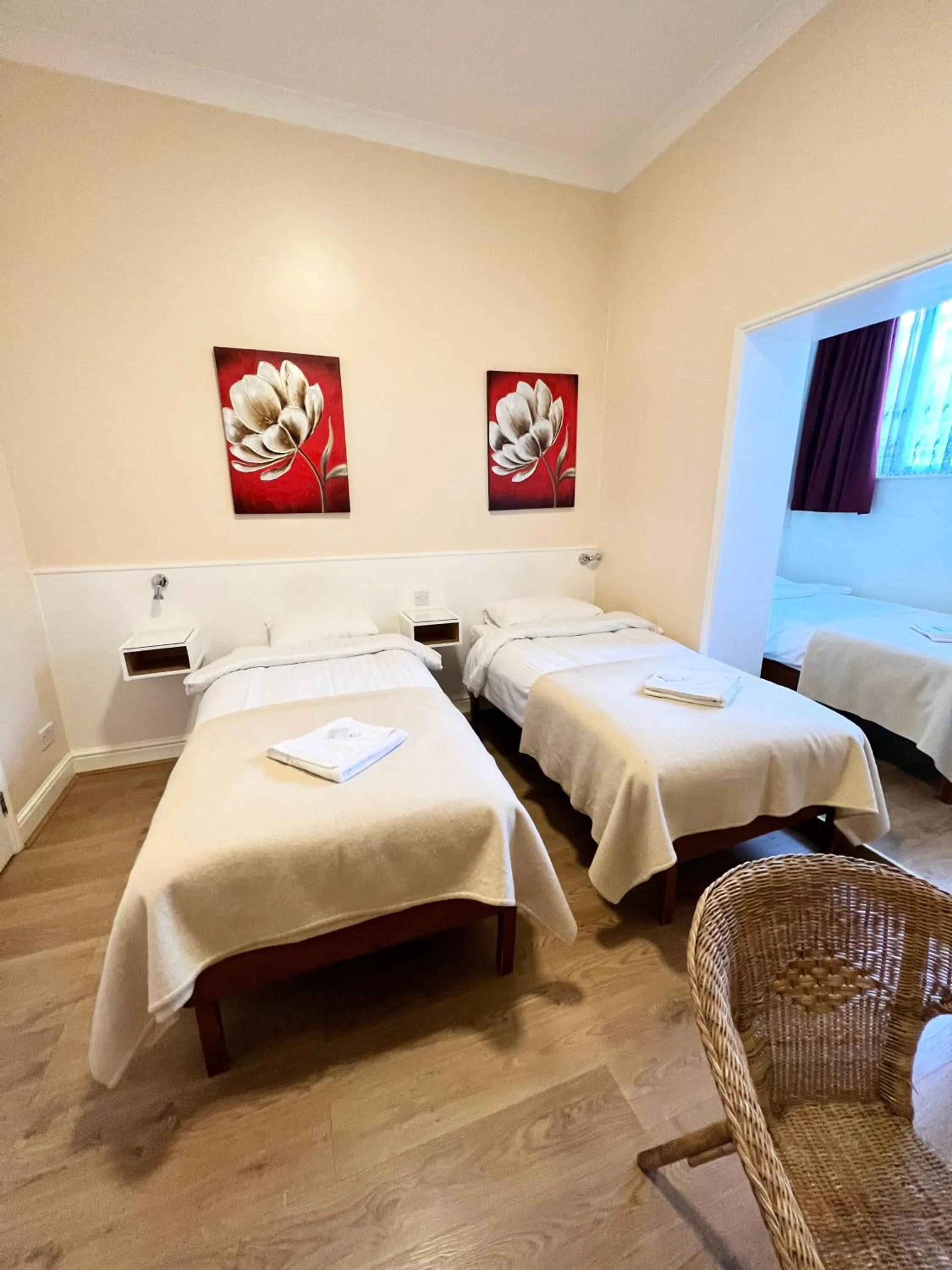 Bed in Melbourne House Hotel